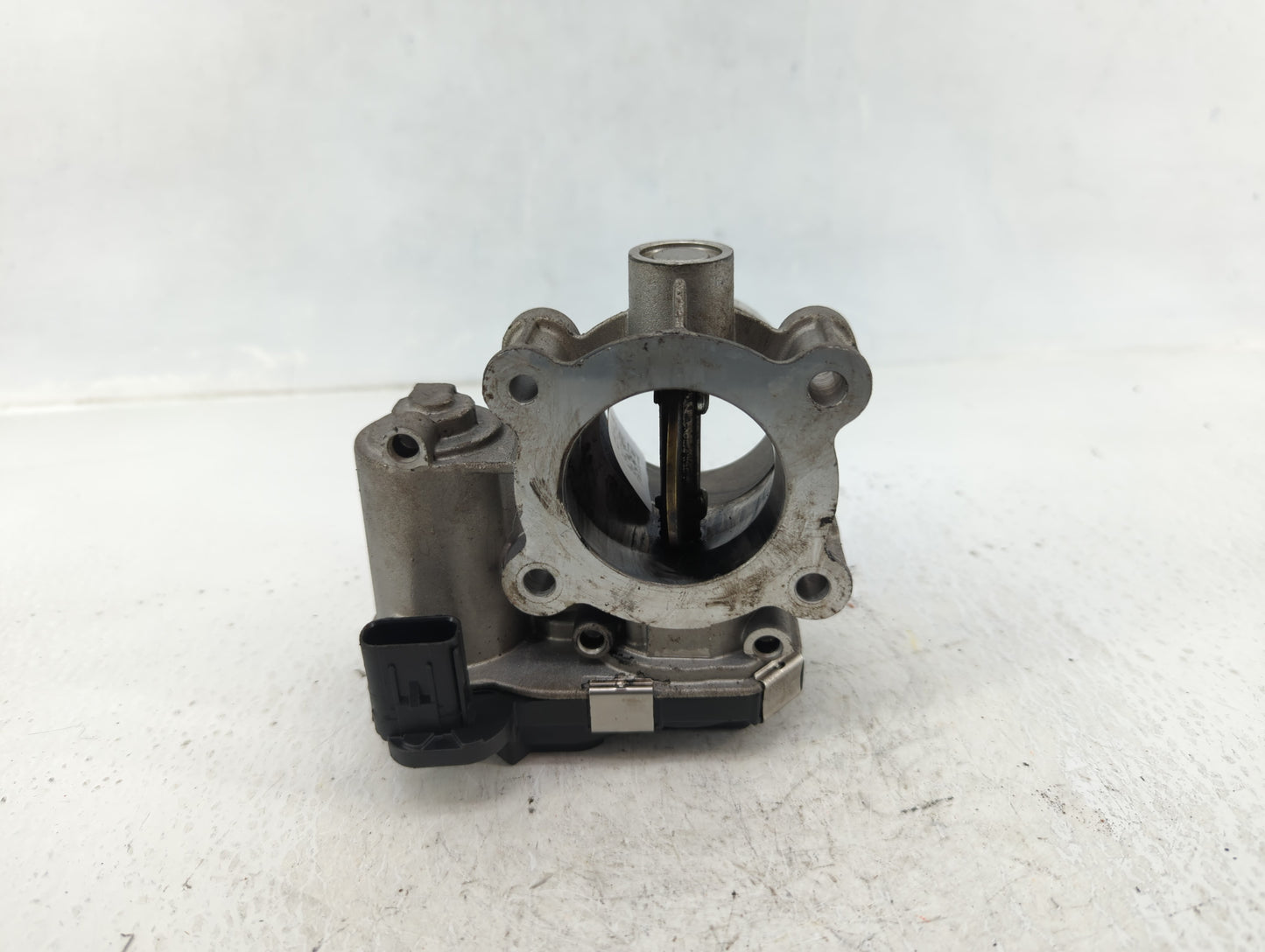 2017-2019 Chevrolet Cruze Throttle Body P/N:55496779AA Fits Fits 2017 2018 2019 OEM Used Auto Parts - Oemusedautoparts1.com