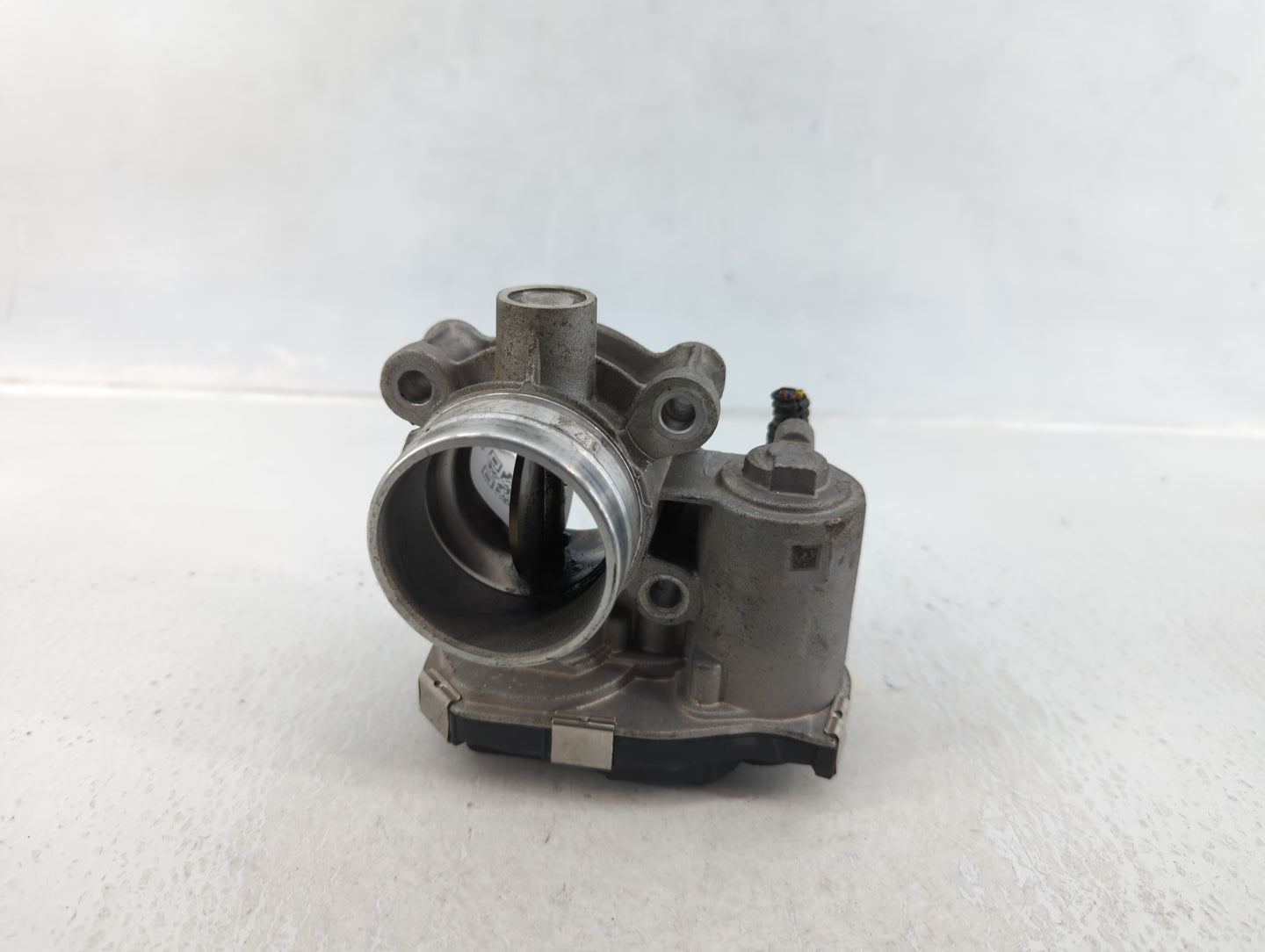 2017-2019 Chevrolet Cruze Throttle Body P/N:55496779AA Fits Fits 2017 2018 2019 OEM Used Auto Parts - Oemusedautoparts1.com