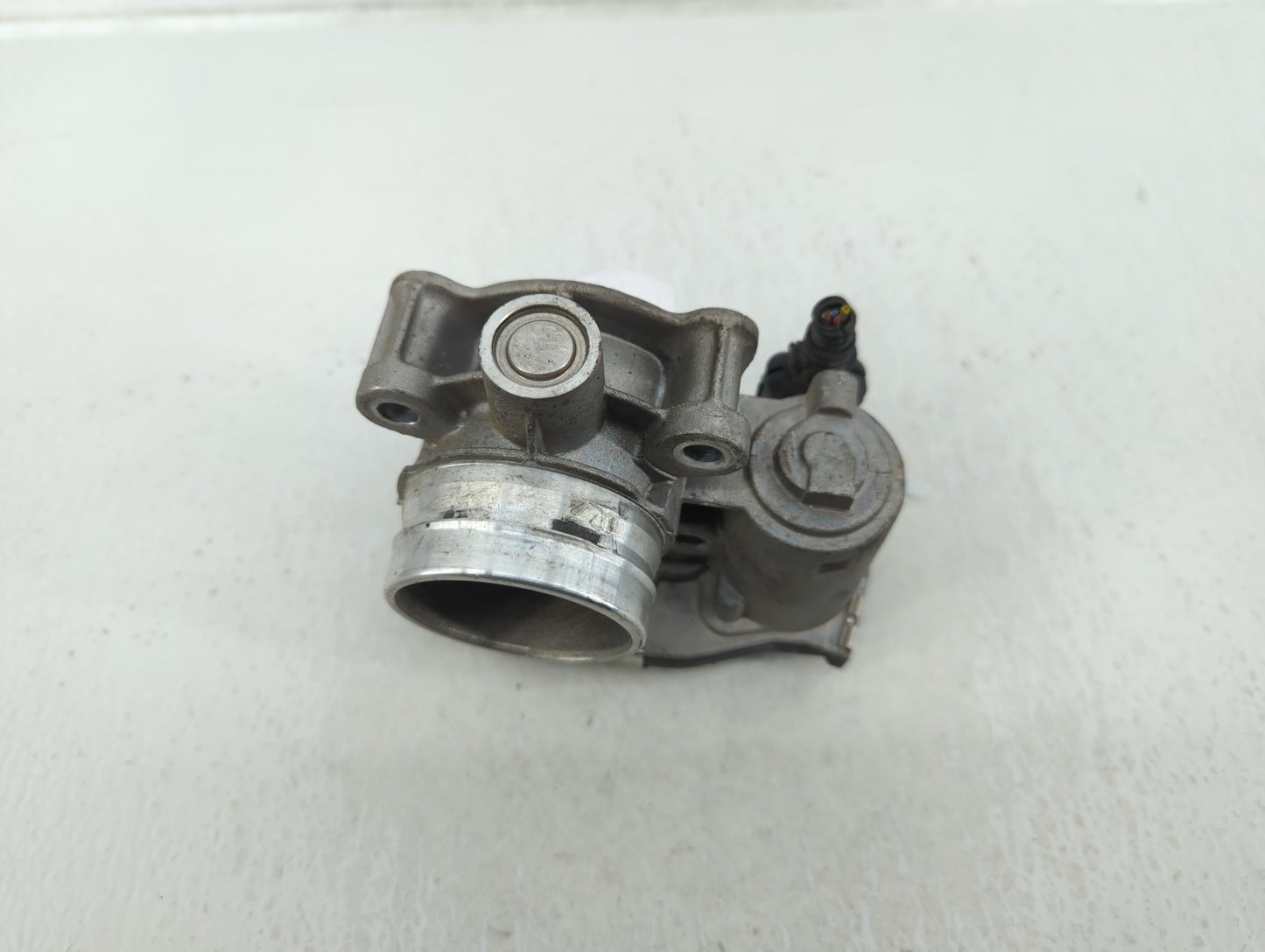 2017-2019 Chevrolet Cruze Throttle Body P/N:55496779AA Fits Fits 2017 2018 2019 OEM Used Auto Parts - Oemusedautoparts1.com