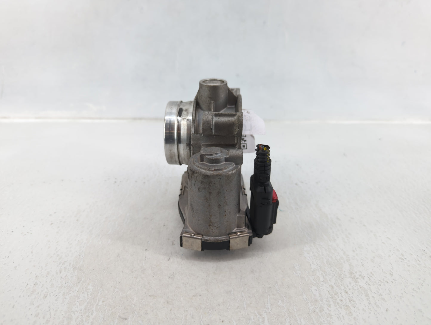2017-2019 Chevrolet Cruze Throttle Body P/N:55496779AA Fits Fits 2017 2018 2019 OEM Used Auto Parts - Oemusedautoparts1.com