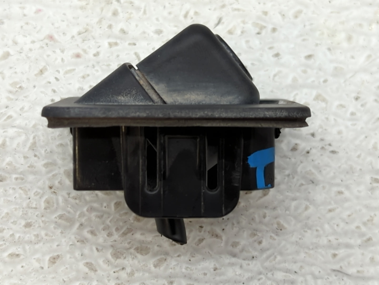 2017-2019 Chevrolet Cruze Back Up Sensor Backup Camera Black - Oemusedautoparts1.com