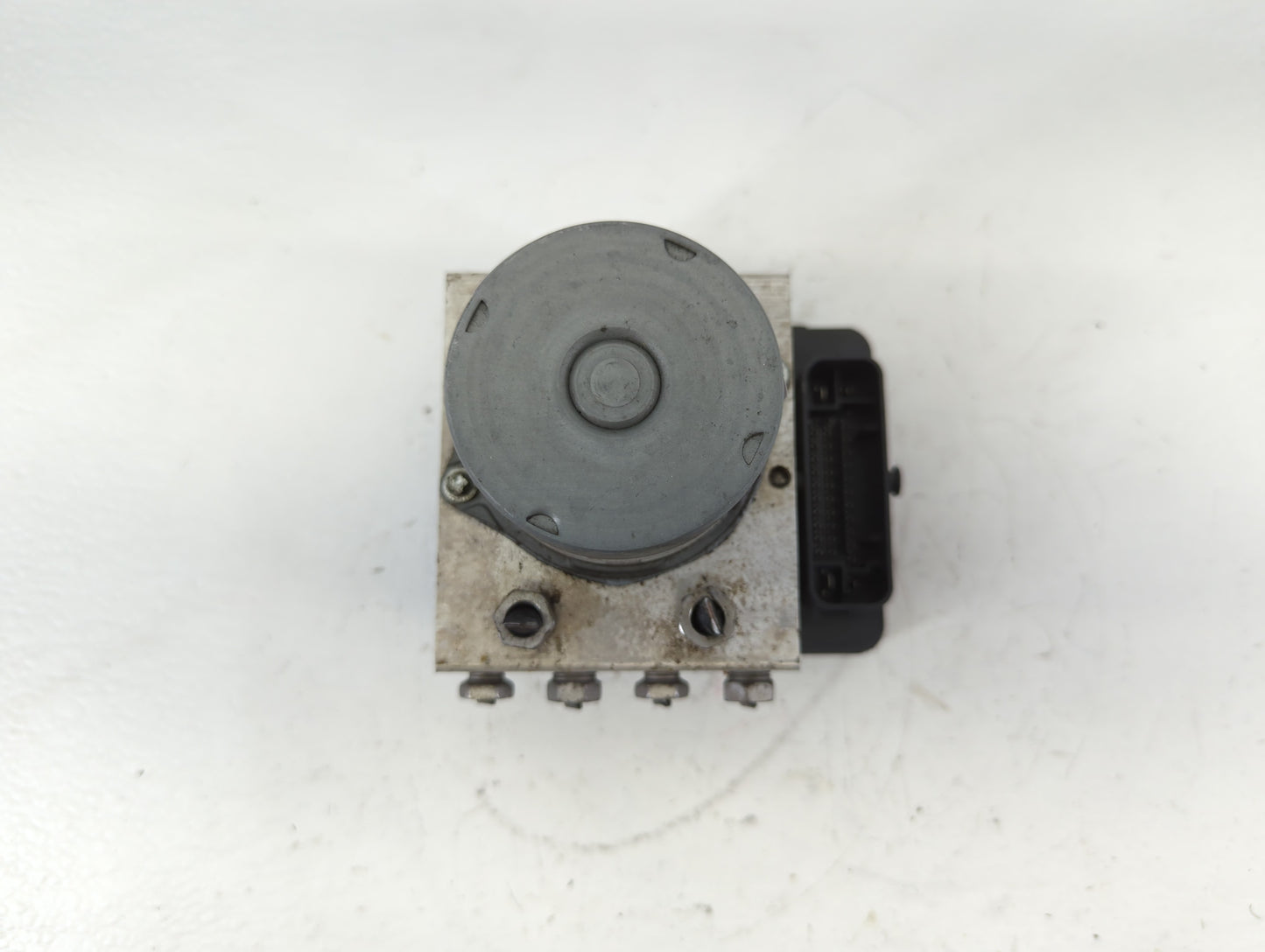2018 Chevrolet Cruze ABS Pump Control Module Replacement P/N:3912 0572 Fits OEM Used Auto Parts - Oemusedautoparts1.com