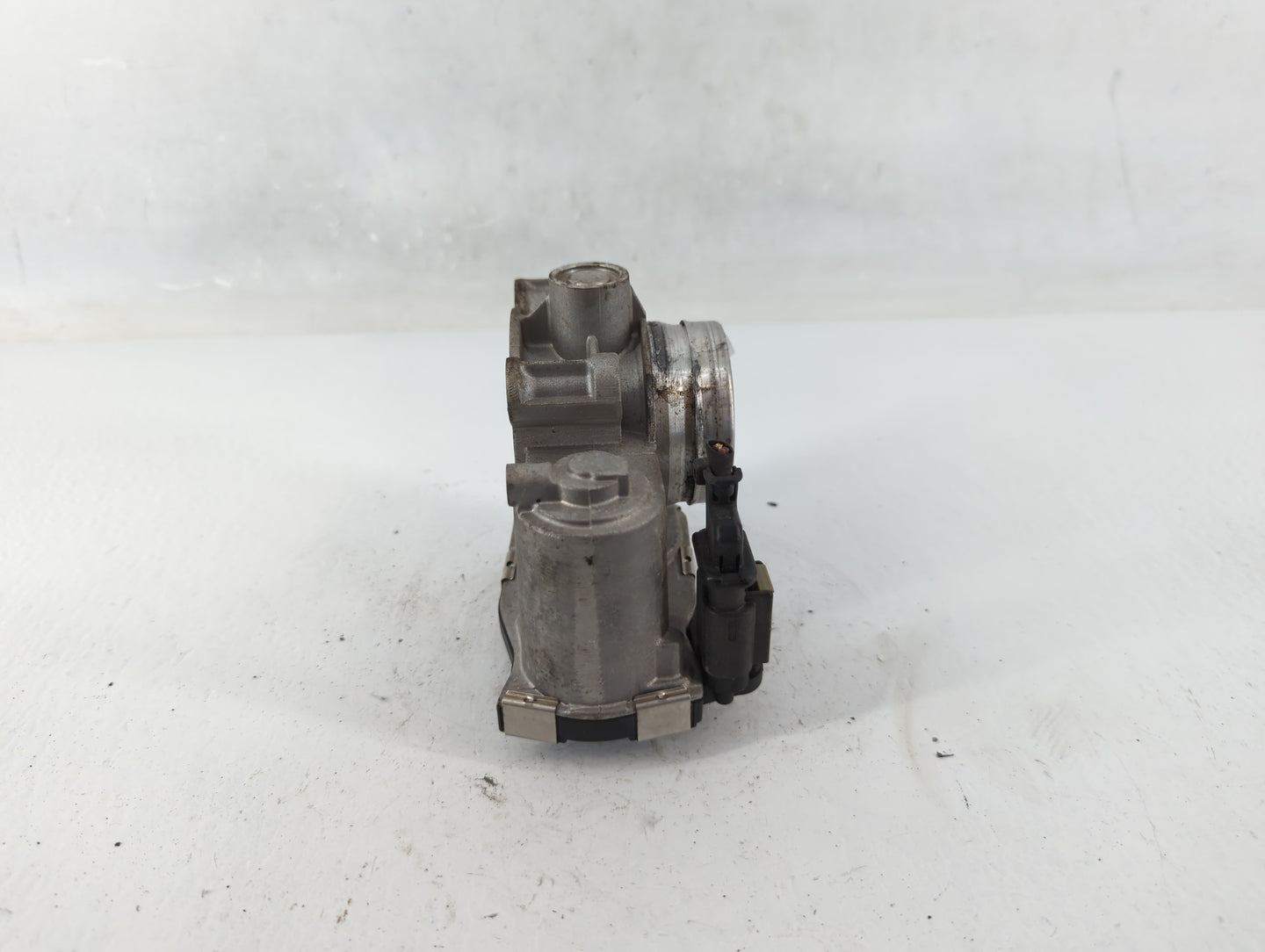 2017-2019 Chevrolet Cruze Throttle Body P/N:AA12671879AA Fits Fits 2016 2017 2018 2019 2020 2021 2022 OEM Used Auto Parts - 