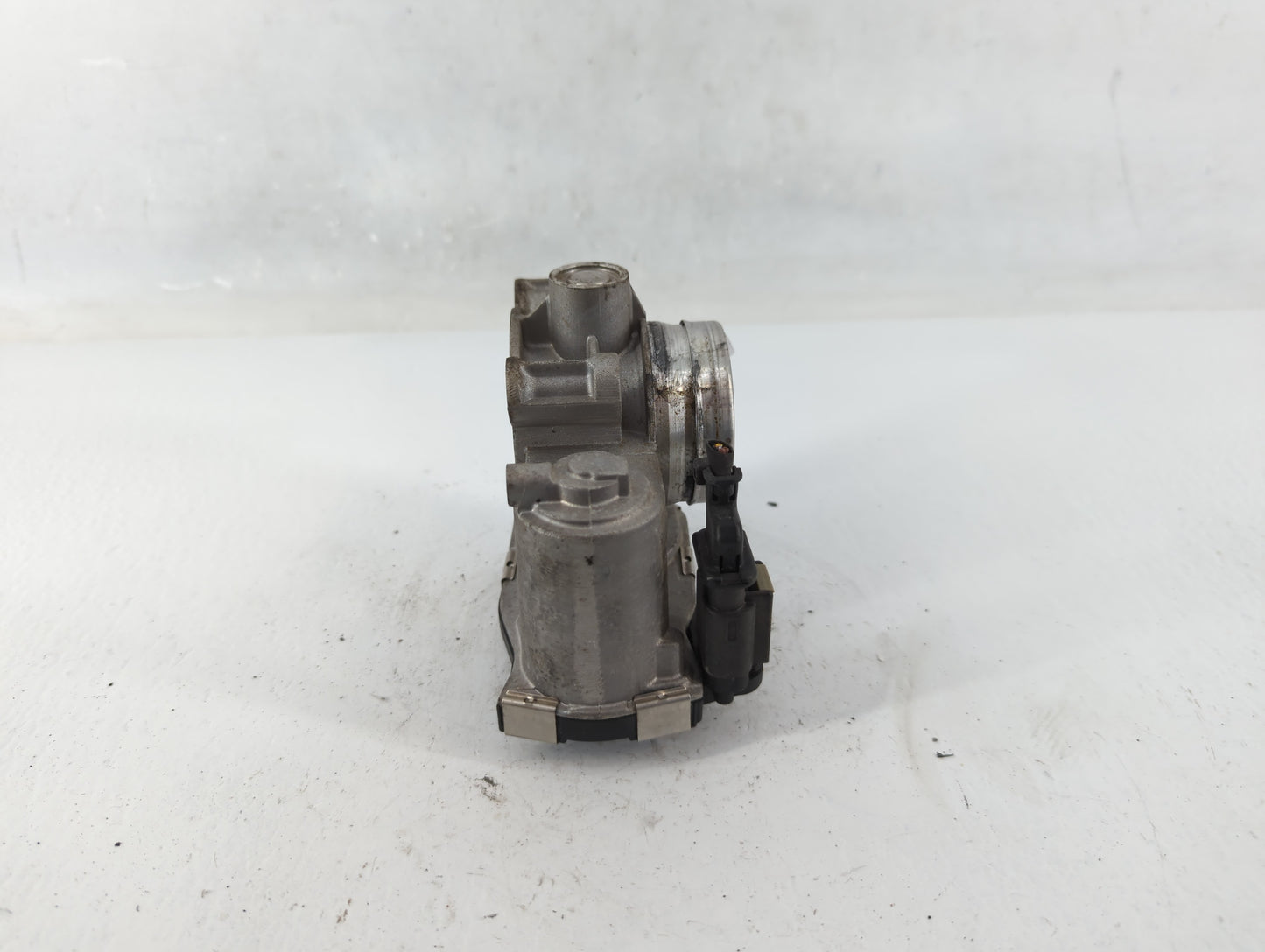 2017-2019 Chevrolet Cruze Throttle Body P/N:AA12671879AA Fits Fits 2016 2017 2018 2019 2020 2021 2022 OEM Used Auto Parts - 