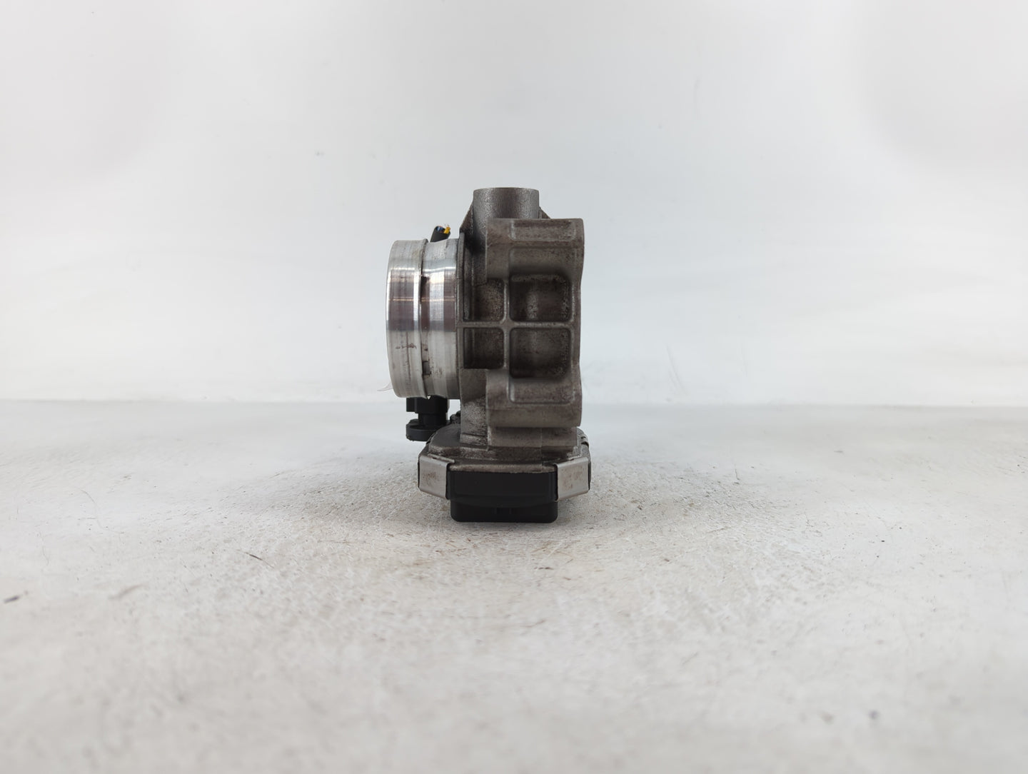 2017-2019 Chevrolet Cruze Throttle Body P/N:12671379AA Fits Fits 2016 2017 2018 2019 2020 2021 2022 OEM Used Auto Parts - Oe