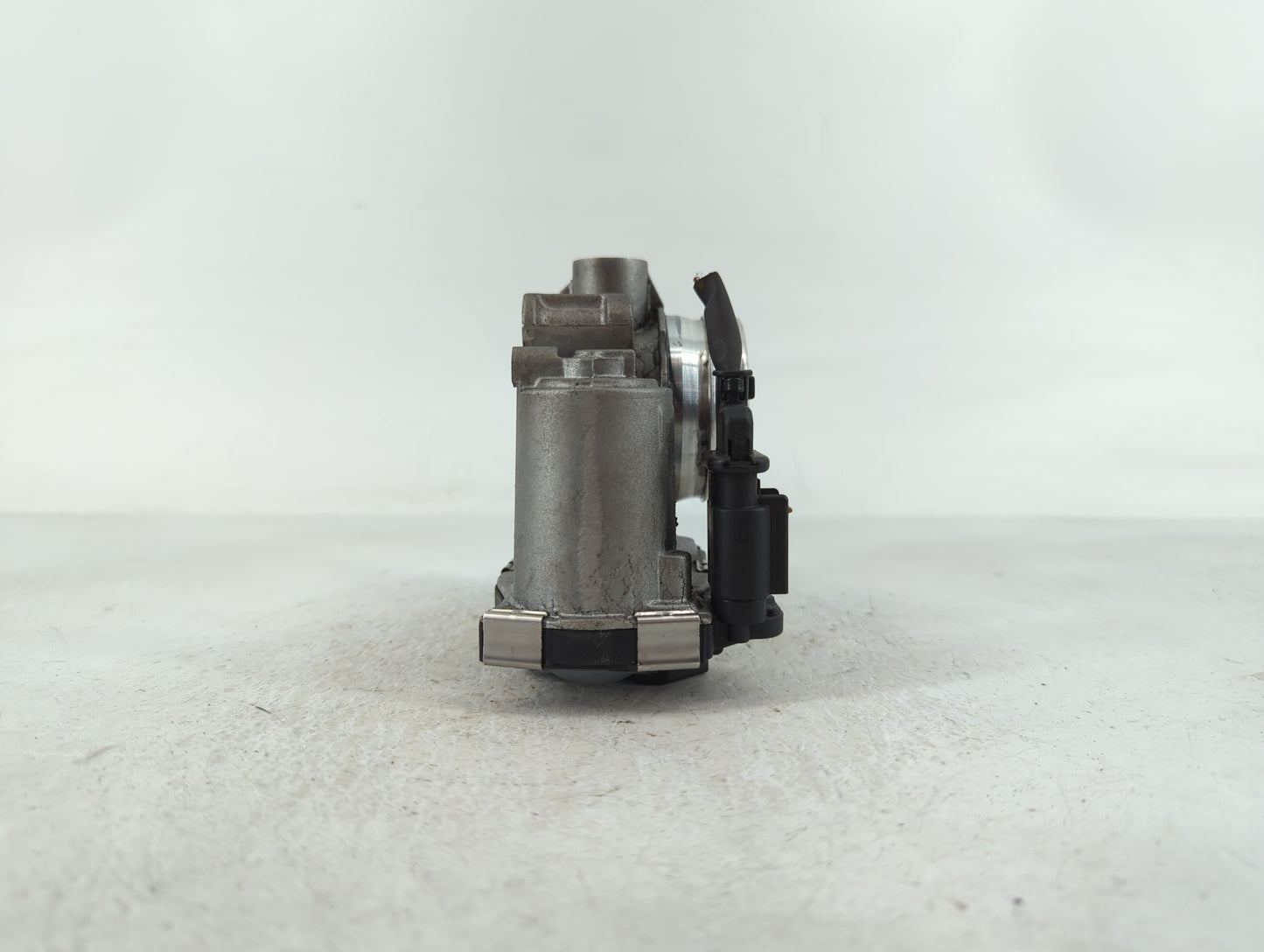 2017-2019 Chevrolet Cruze Throttle Body P/N:12671379AA Fits Fits 2016 2017 2018 2019 2020 2021 2022 OEM Used Auto Parts - Oe