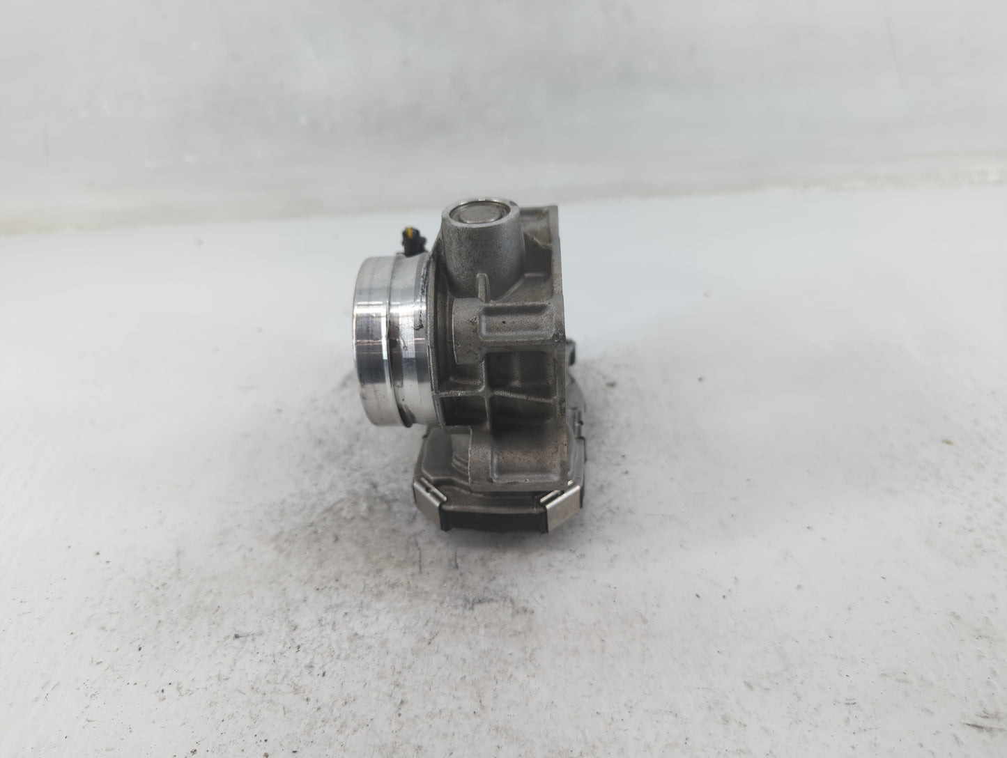 2017-2019 Chevrolet Cruze Throttle Body P/N:12671379AA Fits Fits 2016 2017 2018 2019 2020 2021 2022 OEM Used Auto Parts - Oe