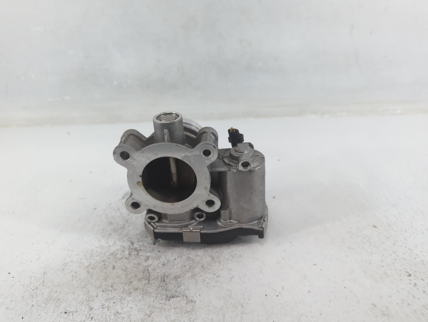 2017-2019 Chevrolet Cruze Throttle Body P/N:12671379AA Fits Fits 2016 2017 2018 2019 2020 2021 2022 OEM Used Auto Parts - Oe