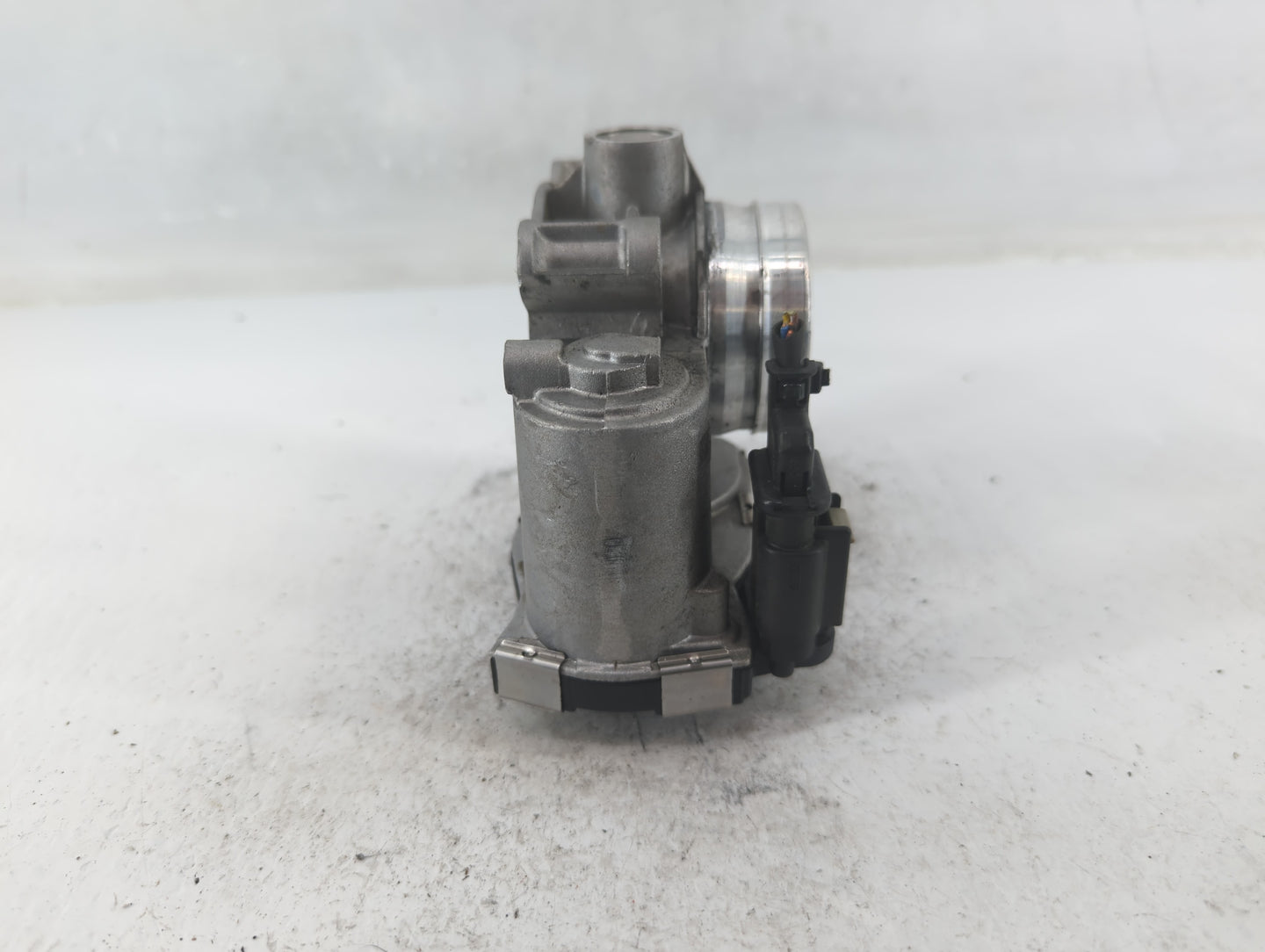 2017-2019 Chevrolet Cruze Throttle Body P/N:12671379AA Fits Fits 2016 2017 2018 2019 2020 2021 2022 OEM Used Auto Parts - Oe