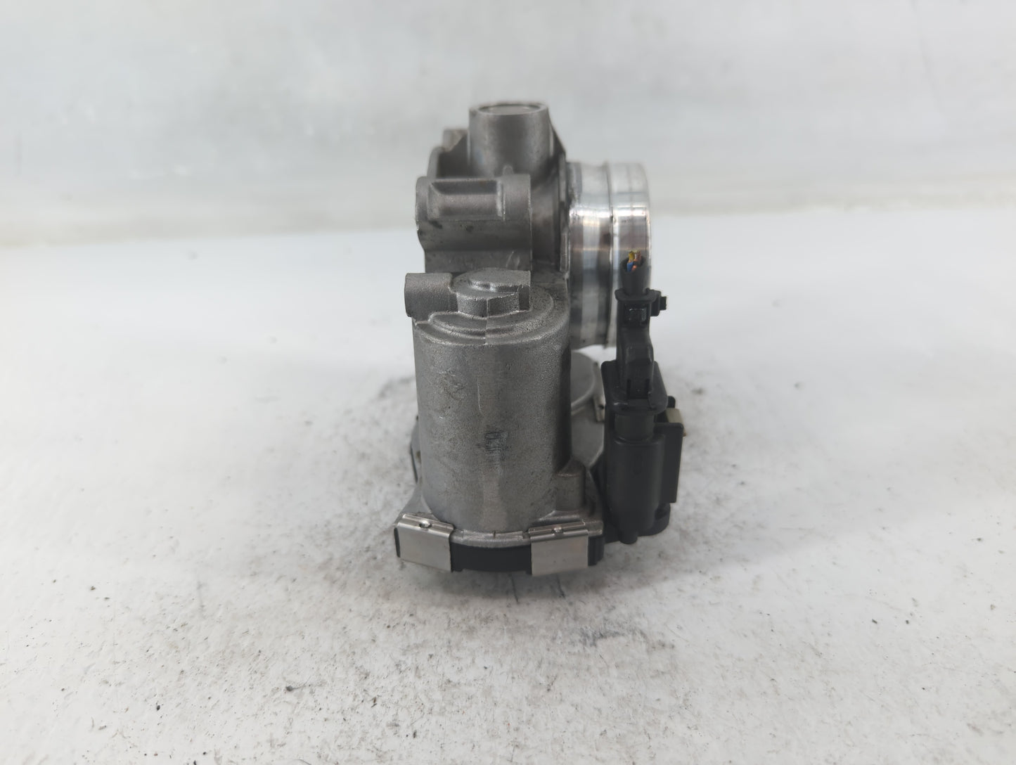 2017-2019 Chevrolet Cruze Throttle Body P/N:12671379AA Fits Fits 2016 2017 2018 2019 2020 2021 2022 OEM Used Auto Parts - Oe