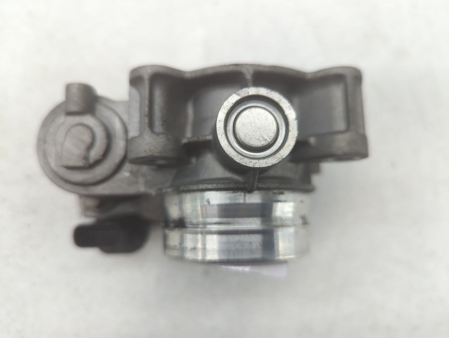 2017-2019 Chevrolet Cruze Throttle Body P/N:12671379AA Fits Fits 2016 2017 2018 2019 2020 2021 2022 OEM Used Auto Parts - Oe