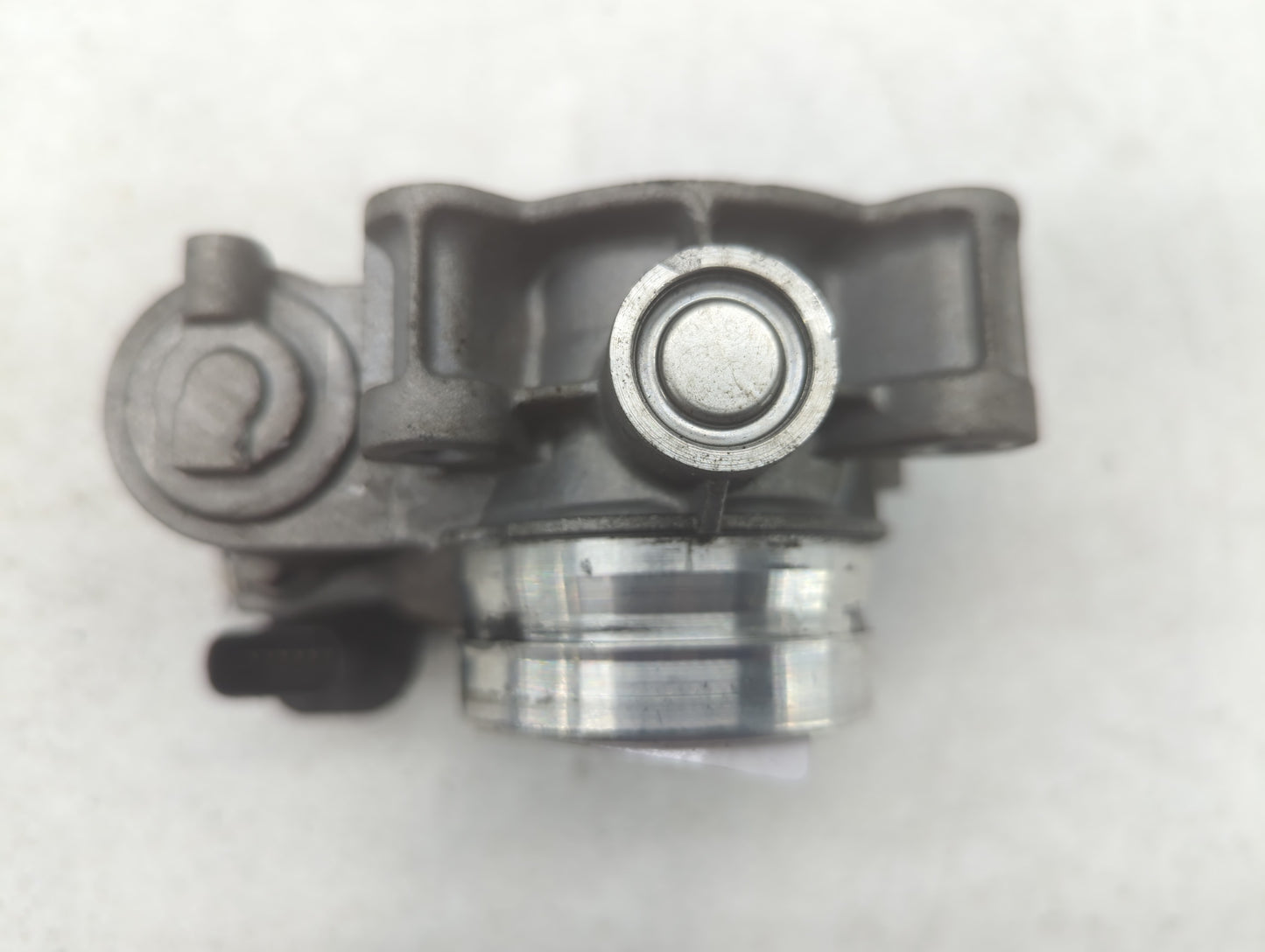 2017-2019 Chevrolet Cruze Throttle Body P/N:12671379AA Fits Fits 2016 2017 2018 2019 2020 2021 2022 OEM Used Auto Parts - Oe