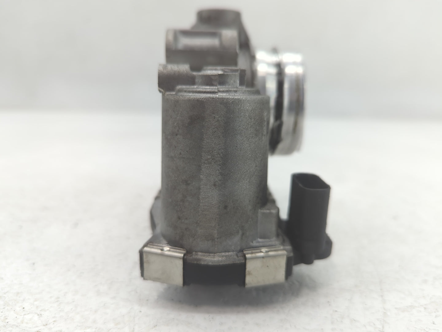 2017-2019 Chevrolet Cruze Throttle Body P/N:12671379AA Fits Fits 2016 2017 2018 2019 2020 2021 2022 OEM Used Auto Parts - Oe
