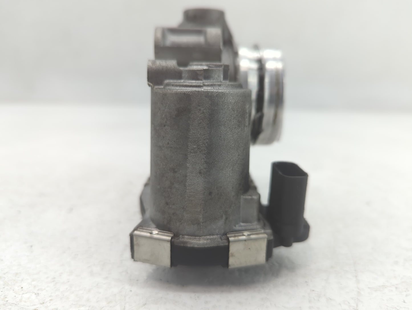 2017-2019 Chevrolet Cruze Throttle Body P/N:12671379AA Fits Fits 2016 2017 2018 2019 2020 2021 2022 OEM Used Auto Parts - Oe