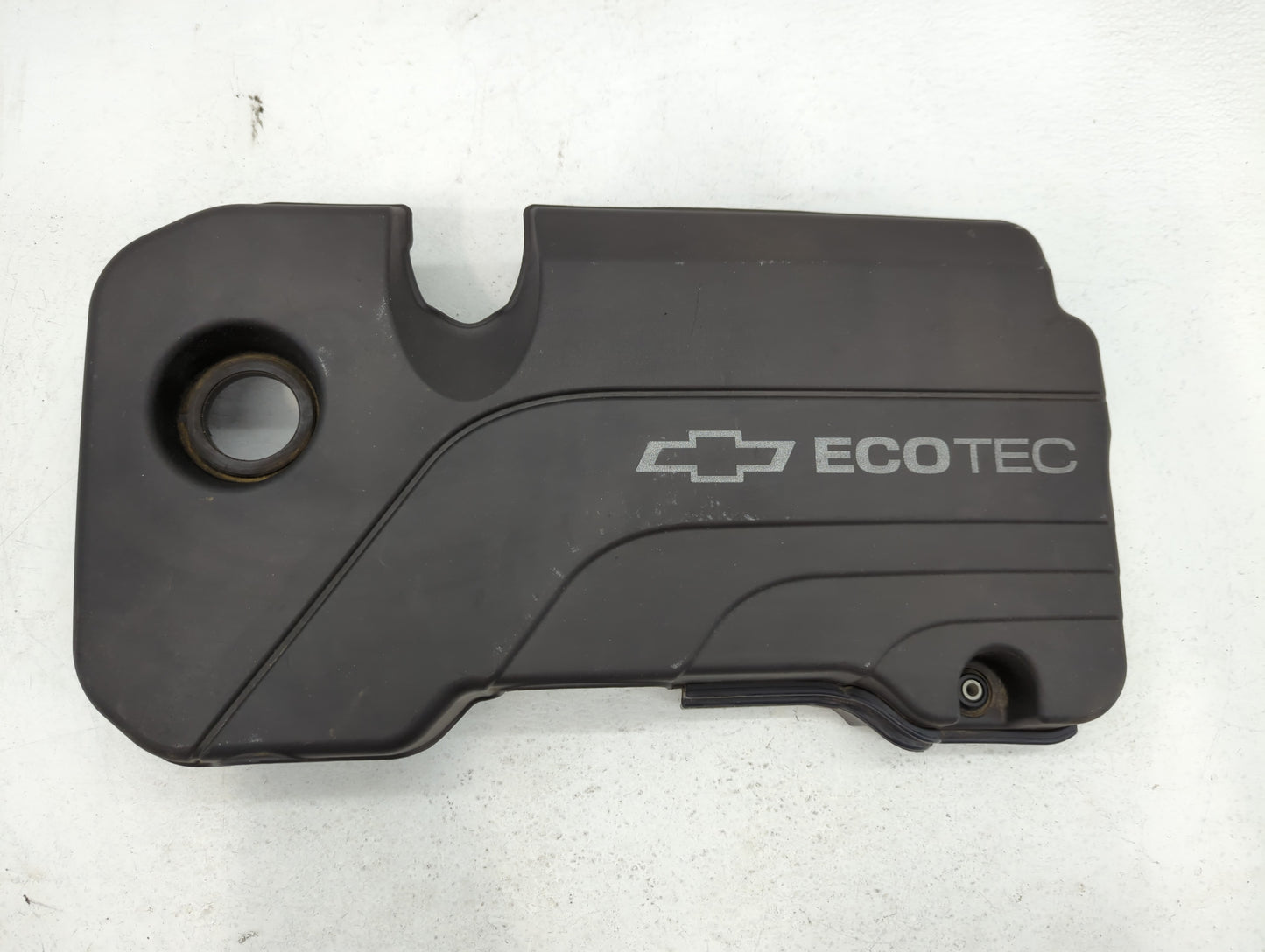 2018 Chevrolet Cruze Engine Cover - Oemusedautoparts1.com