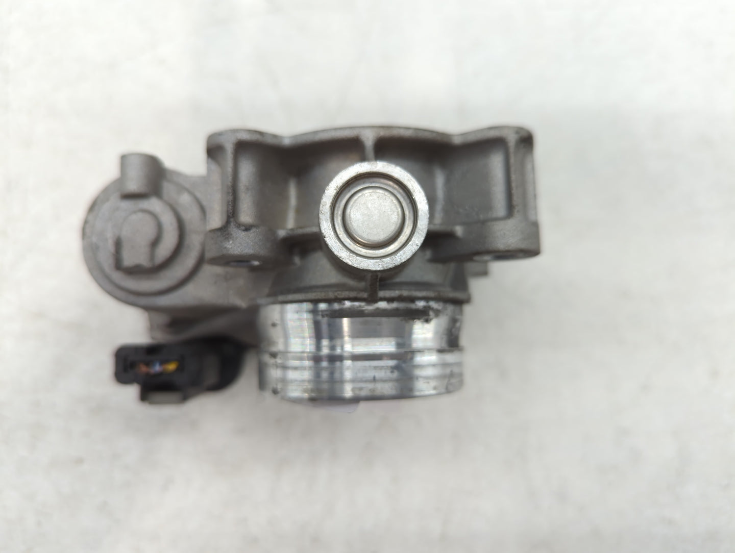 2017-2019 Chevrolet Cruze Throttle Body P/N:12671379AA Fits Fits 2016 2017 2018 2019 2020 2021 2022 OEM Used Auto Parts - Oe