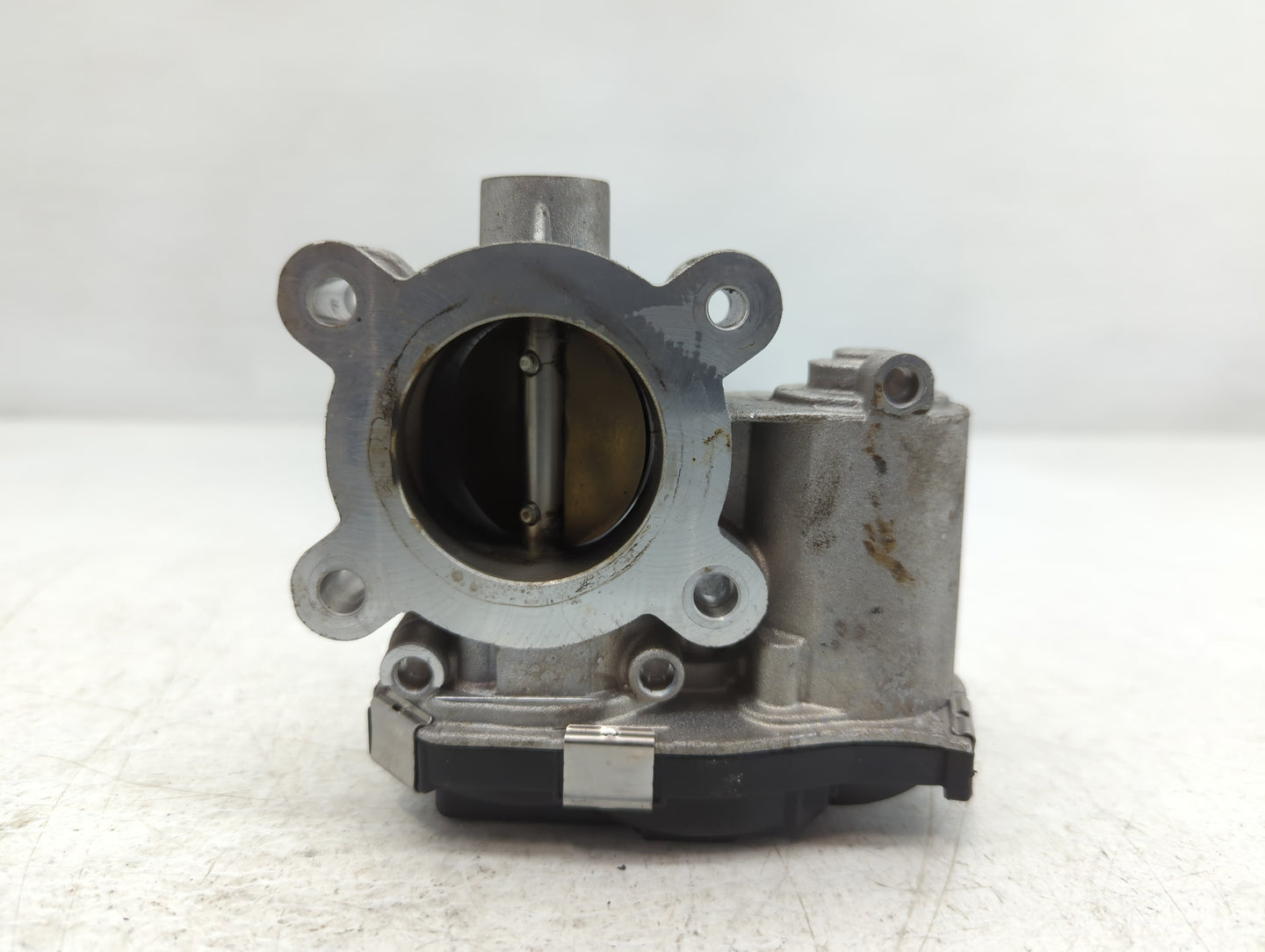 2017-2019 Chevrolet Cruze Throttle Body P/N:12671379AA Fits Fits 2016 2017 2018 2019 2020 2021 2022 OEM Used Auto Parts - Oe