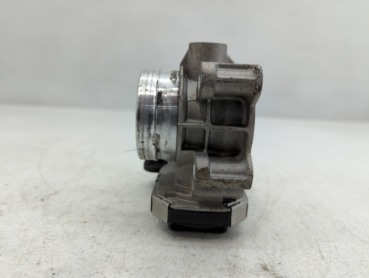 2017-2019 Chevrolet Cruze Throttle Body P/N:12671379AA Fits Fits 2016 2017 2018 2019 2020 2021 2022 OEM Used Auto Parts - Oe