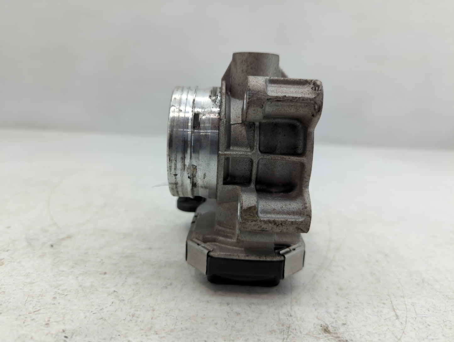 2017-2019 Chevrolet Cruze Throttle Body P/N:12671379AA Fits Fits 2016 2017 2018 2019 2020 2021 2022 OEM Used Auto Parts - Oe