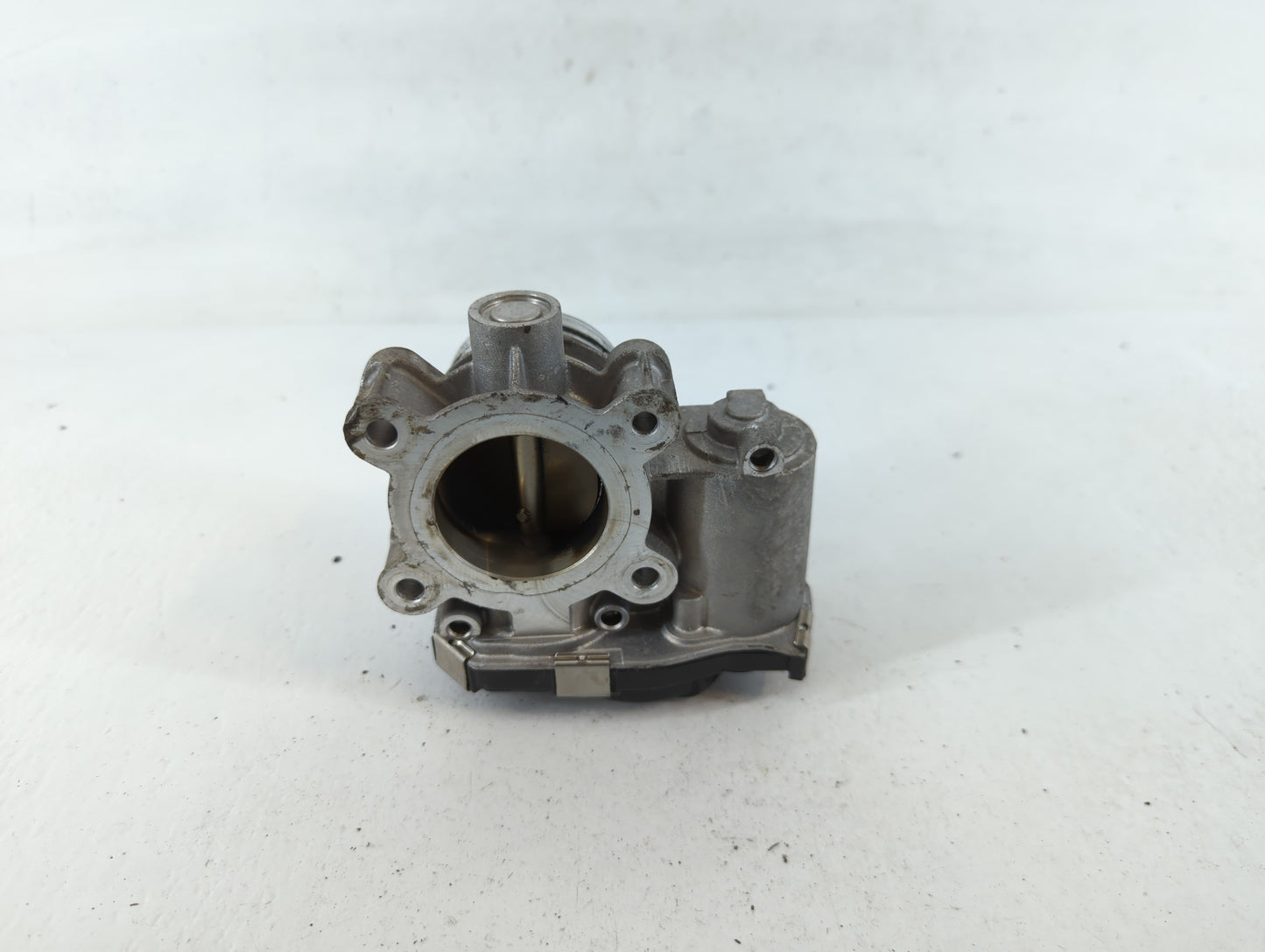 2017-2019 Chevrolet Cruze Throttle Body P/N:12671379AA Fits Fits 2016 2017 2018 2019 2020 2021 2022 OEM Used Auto Parts - Oe