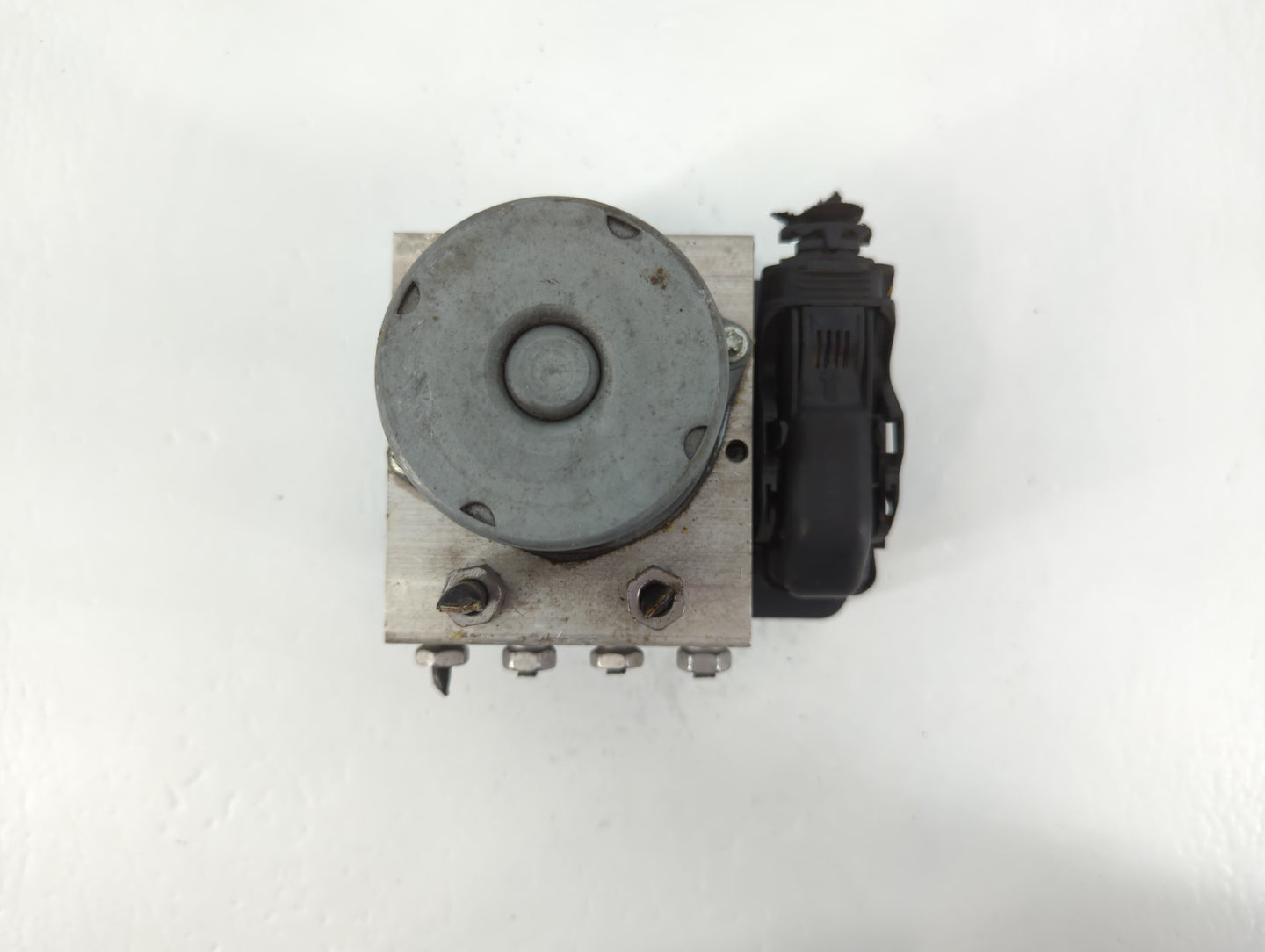 2018 Chevrolet Cruze ABS Pump Control Module Replacement P/N:39120572 Fits OEM Used Auto Parts - Oemusedautoparts1.com