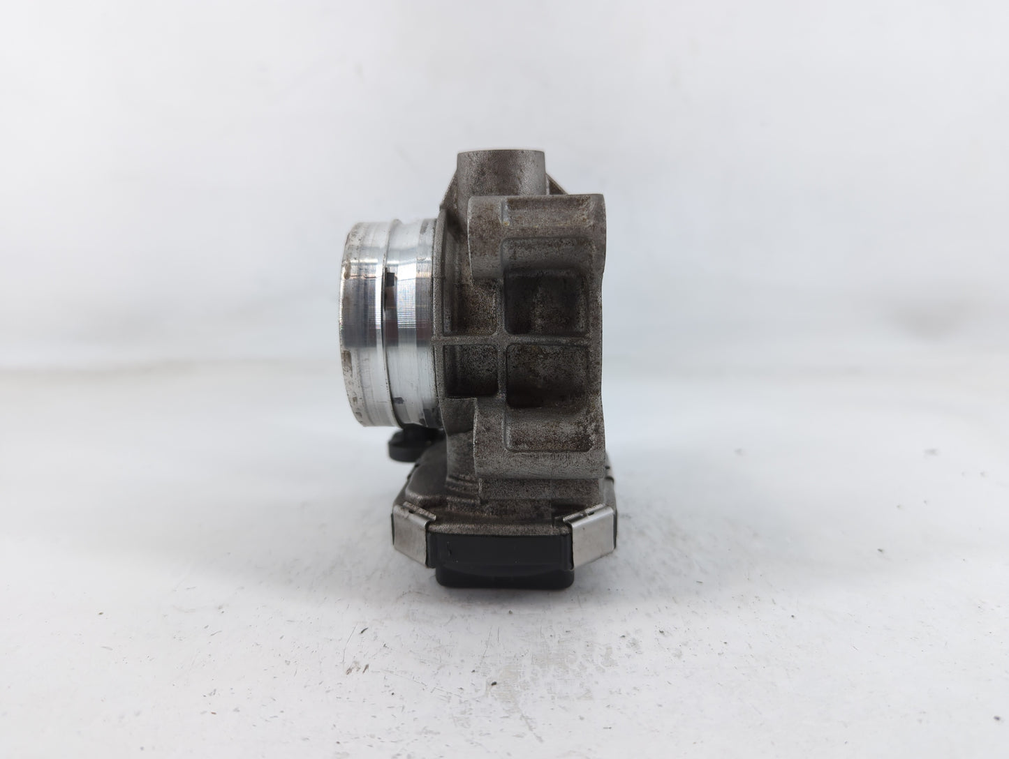 2017-2019 Chevrolet Cruze Throttle Body P/N:12671379AA Fits Fits 2016 2017 2018 2019 2020 2021 2022 OEM Used Auto Parts - Oe