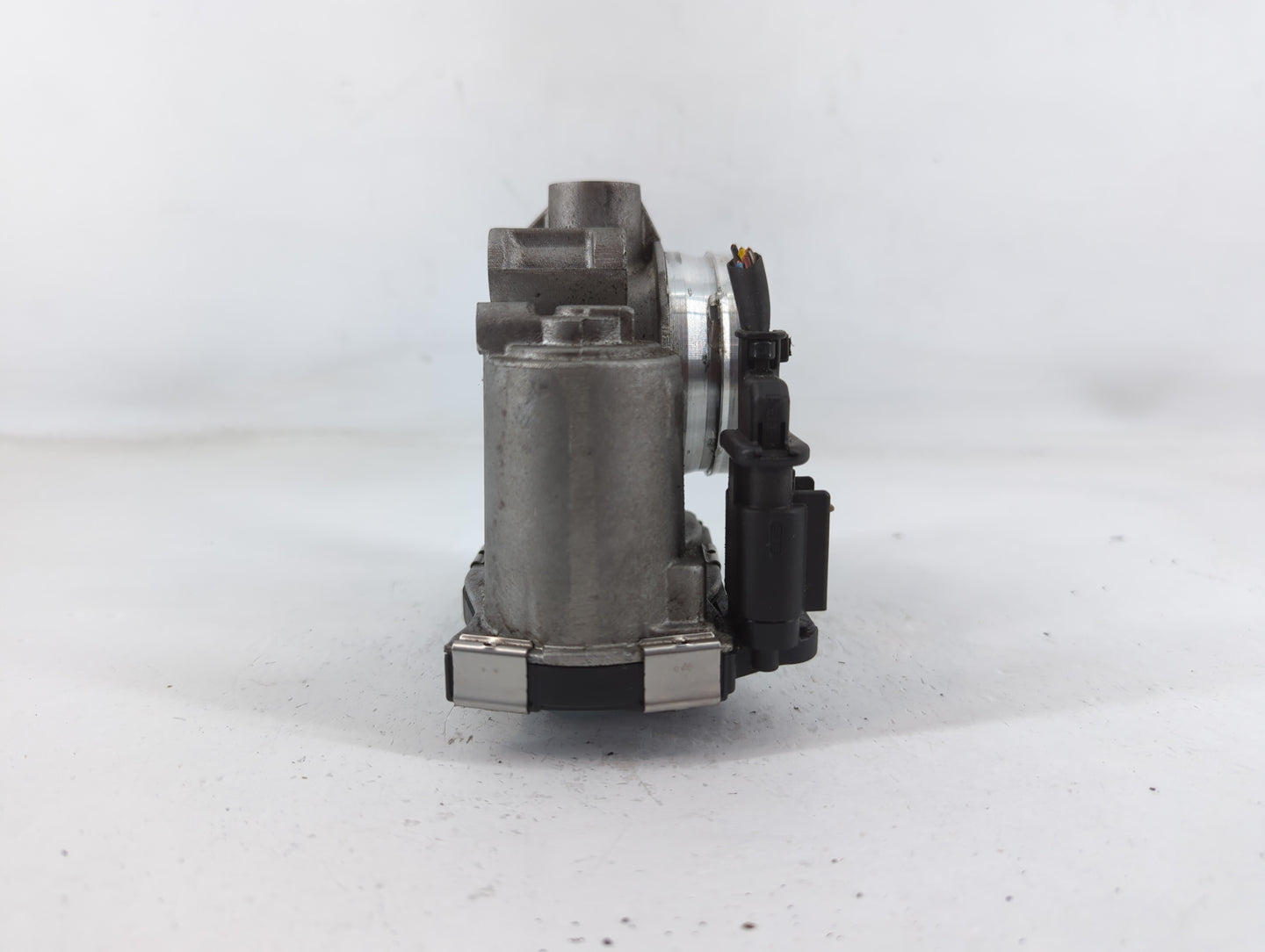 2017-2019 Chevrolet Cruze Throttle Body P/N:12671379AA Fits Fits 2016 2017 2018 2019 2020 2021 2022 OEM Used Auto Parts - Oe