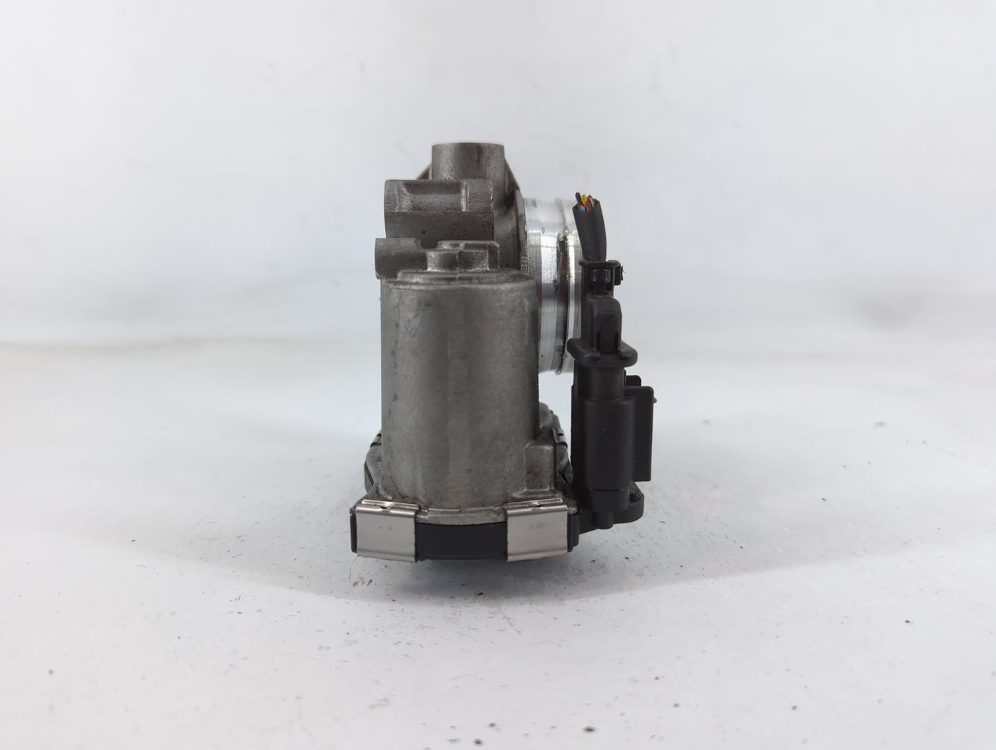2017-2019 Chevrolet Cruze Throttle Body P/N:12671379AA Fits Fits 2016 2017 2018 2019 2020 2021 2022 OEM Used Auto Parts - Oe