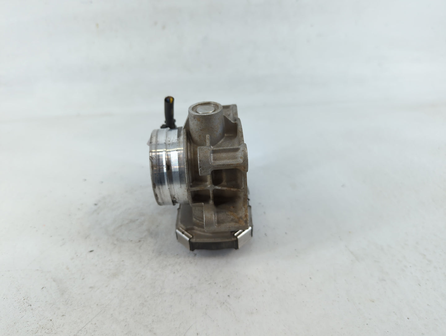2017-2019 Chevrolet Cruze Throttle Body P/N:12671379AA Fits Fits 2016 2017 2018 2019 2020 2021 2022 OEM Used Auto Parts - Oe