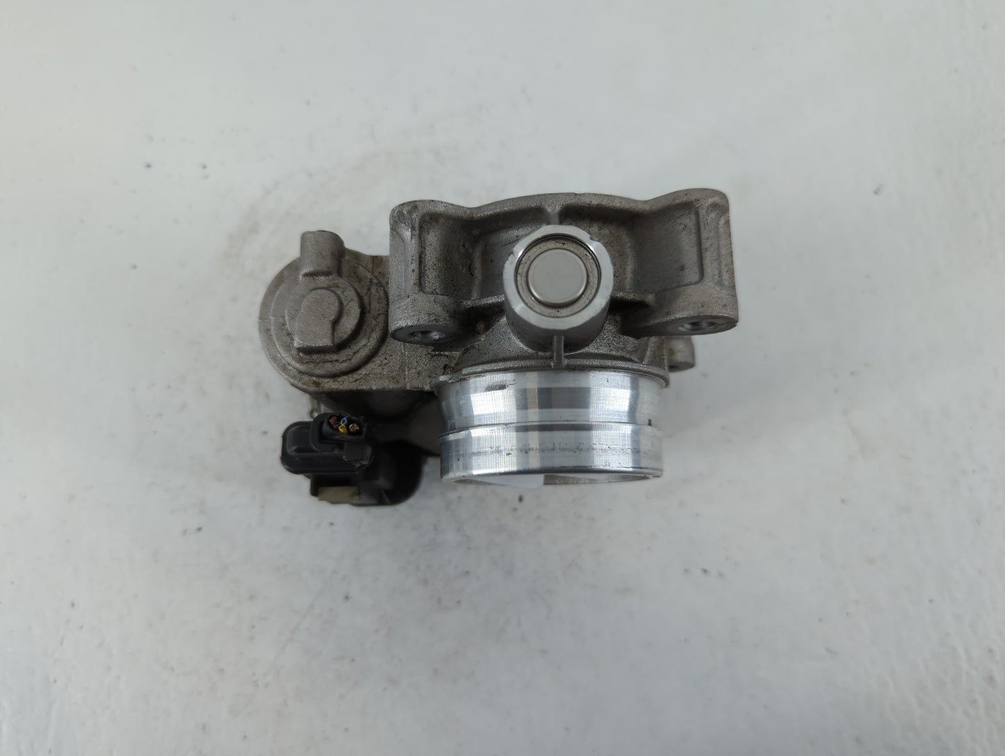 2017-2019 Chevrolet Cruze Throttle Body P/N:12671379AA Fits Fits 2016 2017 2018 2019 2020 2021 2022 OEM Used Auto Parts - Oe