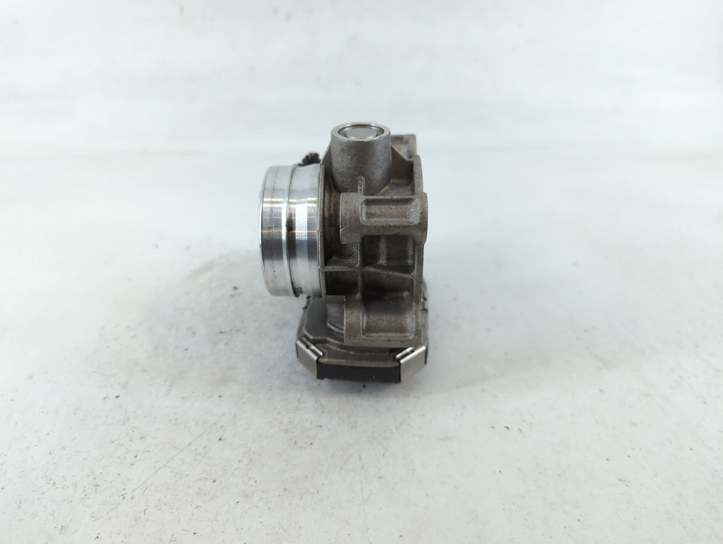 2017-2019 Chevrolet Cruze Throttle Body P/N:12671379AA Fits Fits 2016 2017 2018 2019 2020 2021 2022 OEM Used Auto Parts - Oe