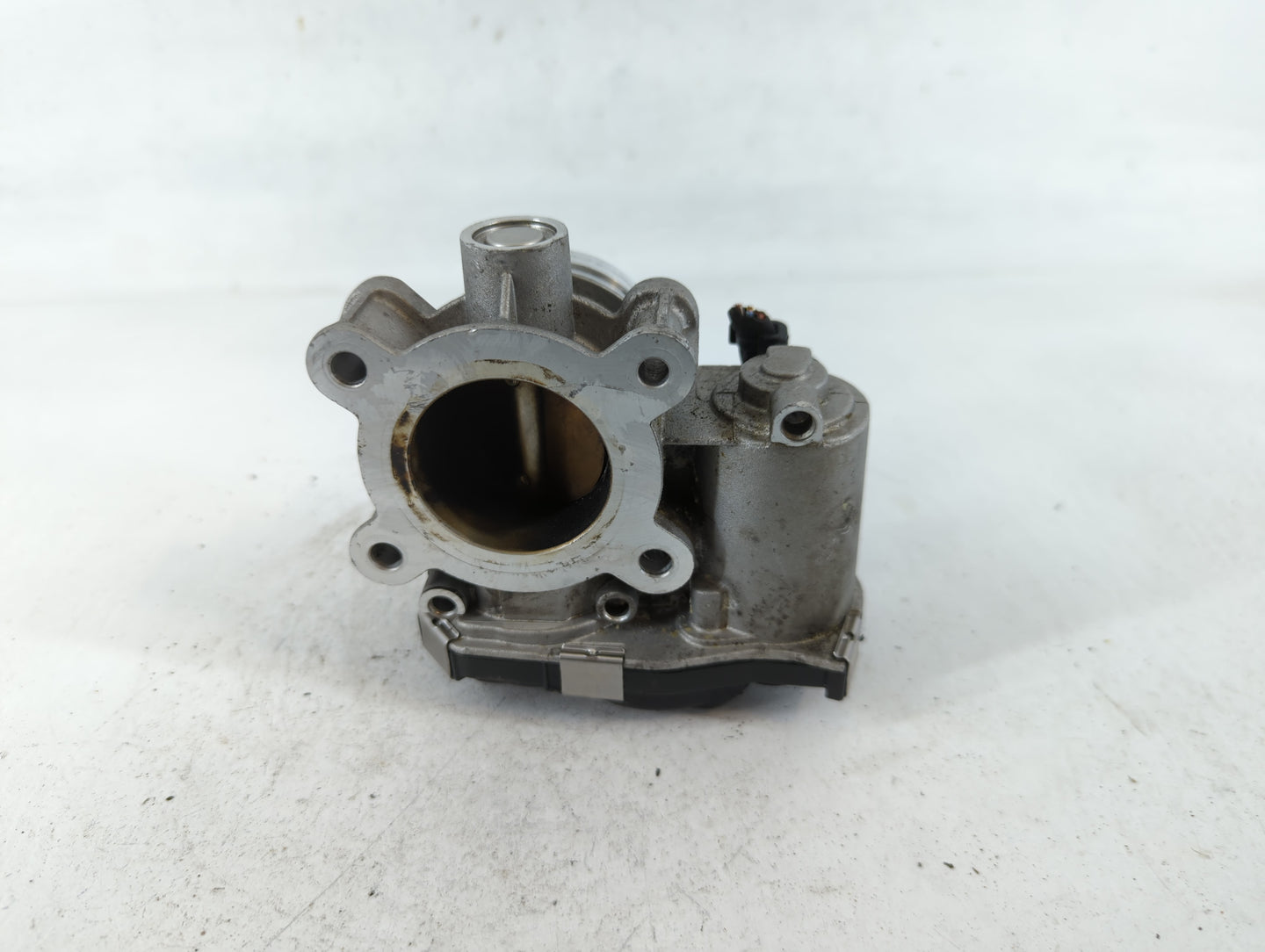 2017-2019 Chevrolet Cruze Throttle Body P/N:12671379AA Fits Fits 2016 2017 2018 2019 2020 2021 2022 OEM Used Auto Parts - Oe