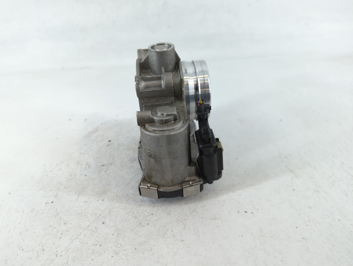 2017-2019 Chevrolet Cruze Throttle Body P/N:12671379AA Fits Fits 2016 2017 2018 2019 2020 2021 2022 OEM Used Auto Parts - Oe