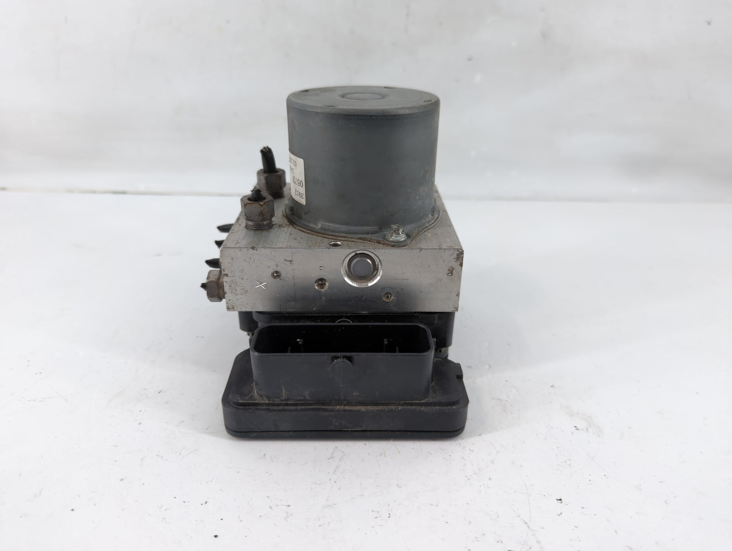 2018 Chevrolet Cruze ABS Pump Control Module Replacement Fits OEM Used Auto Parts - Oemusedautoparts1.com