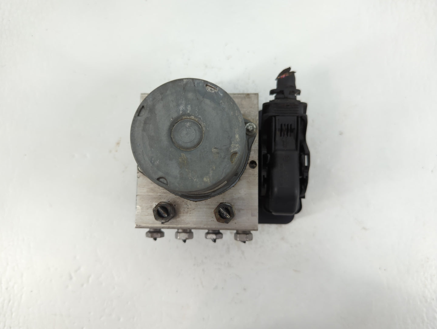 2018 Chevrolet Cruze ABS Pump Control Module Replacement P/N:065055766 Fits OEM Used Auto Parts - Oemusedautoparts1.com