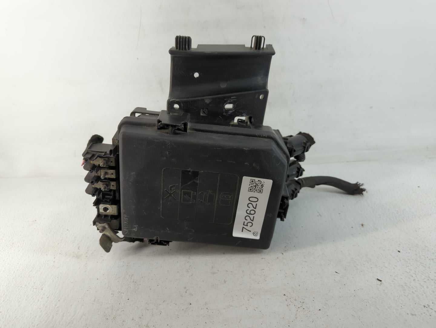 2018 Chevrolet Cruze Fusebox Fuse Box Panel Relay Module P/N:42571925 Fits OEM Used Auto Parts - Oemusedautoparts1.com