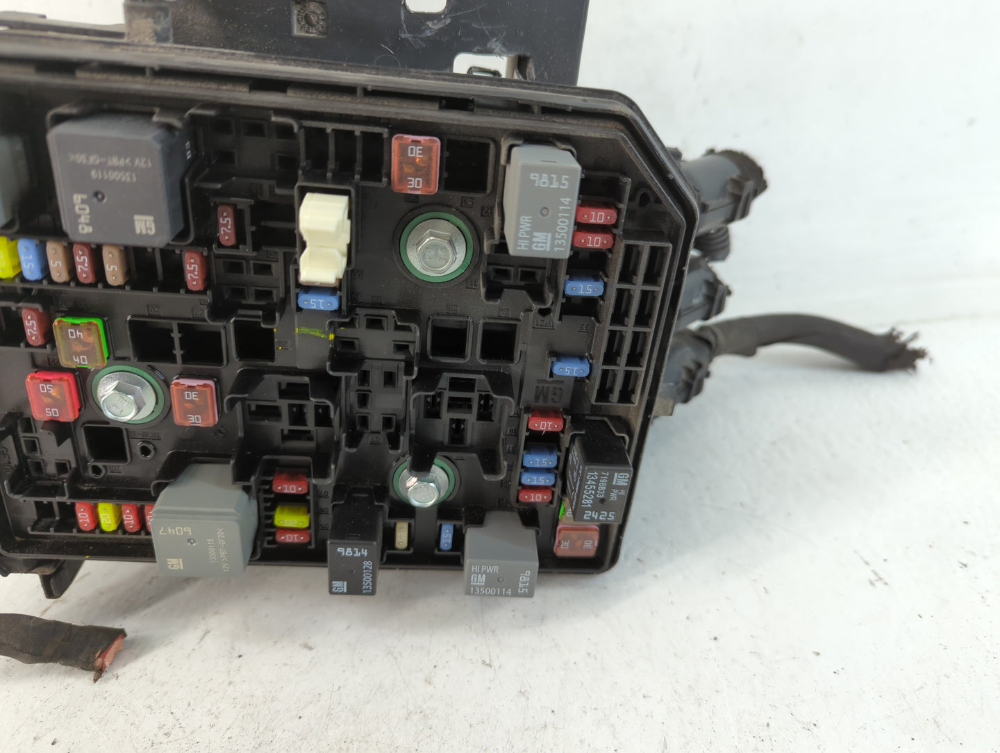 2018 Chevrolet Cruze Fusebox Fuse Box Panel Relay Module P/N:42571925 Fits OEM Used Auto Parts - Oemusedautoparts1.com
