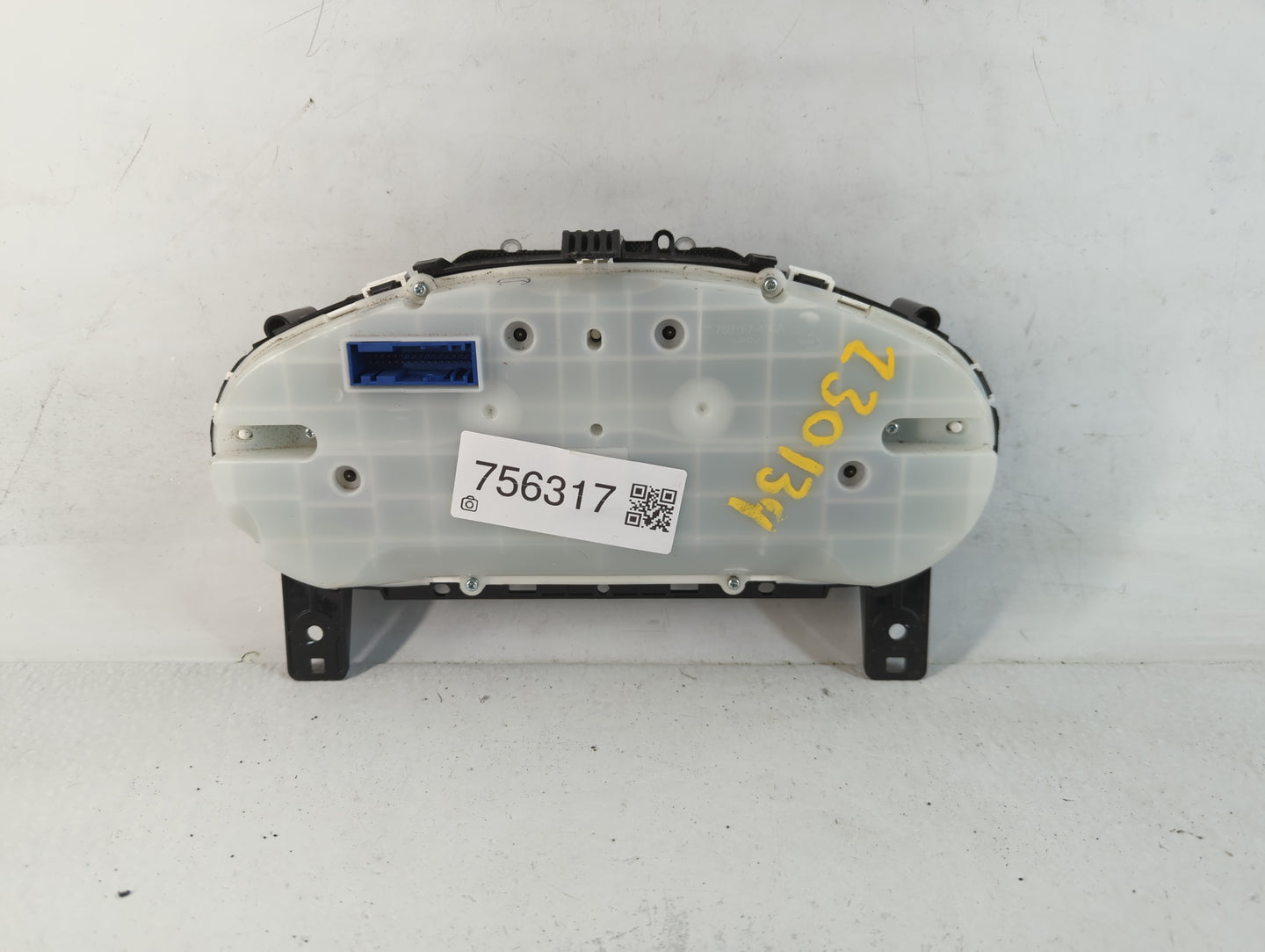 2017-2018 Chevrolet Cruze Instrument Cluster Speedometer Gauges P/N:39084636 Fits Fits 2017 2018 OEM Used Auto Parts - Oemus
