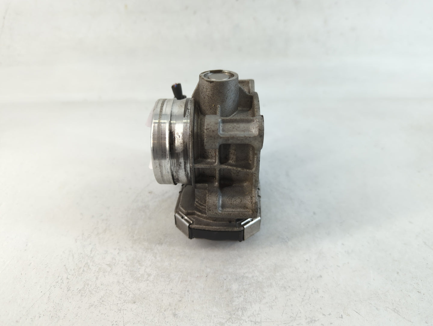 2017-2019 Chevrolet Cruze Throttle Body P/N:12671379AA Fits Fits 2016 2017 2018 2019 2020 2021 2022 OEM Used Auto Parts - Oe