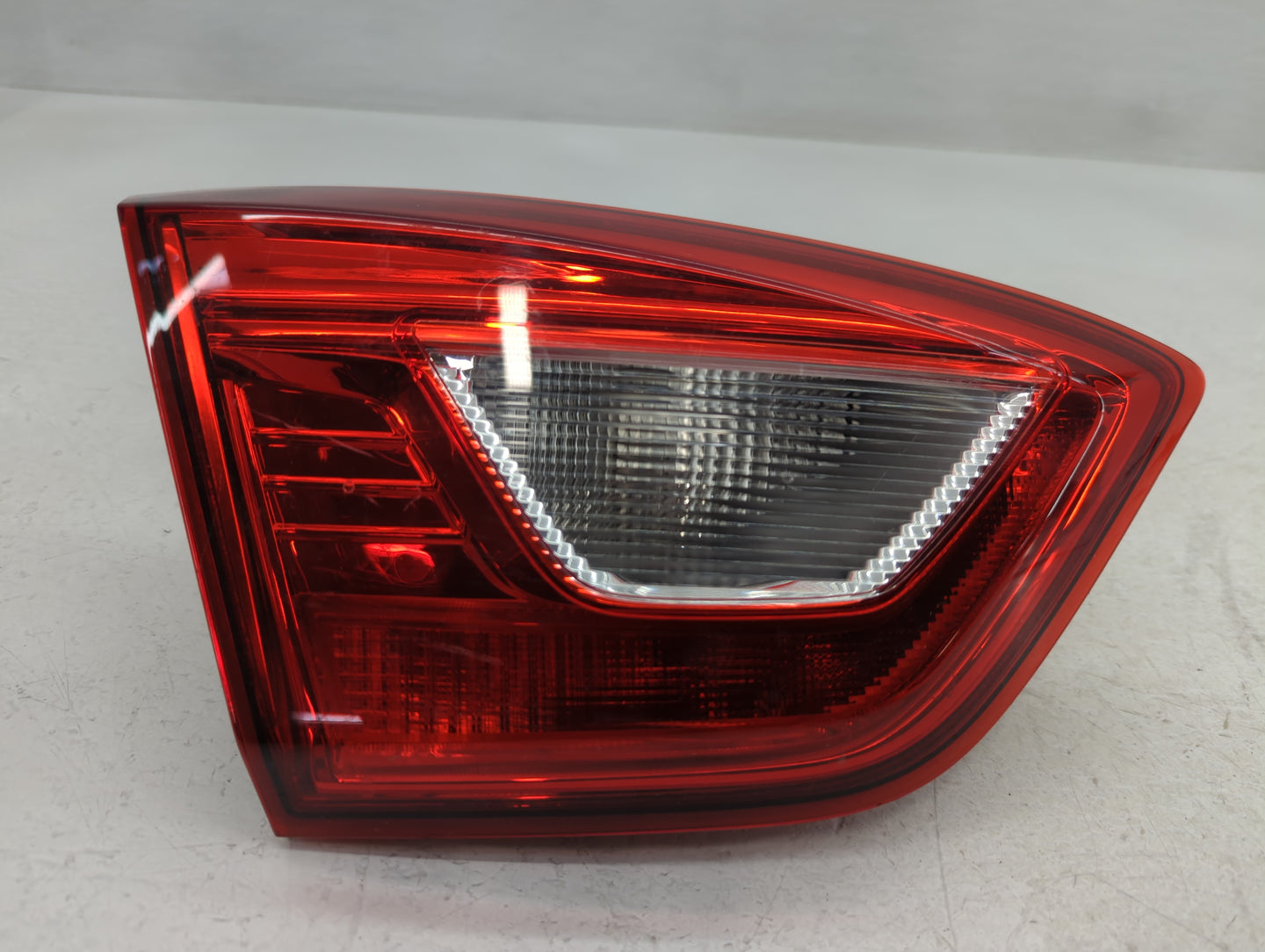 2017-2019 Chevrolet Cruze Tail Light Assembly Driver Left OEM P/N:8422622617286 Fits Fits 2017 2018 2019 OEM Used Auto Parts