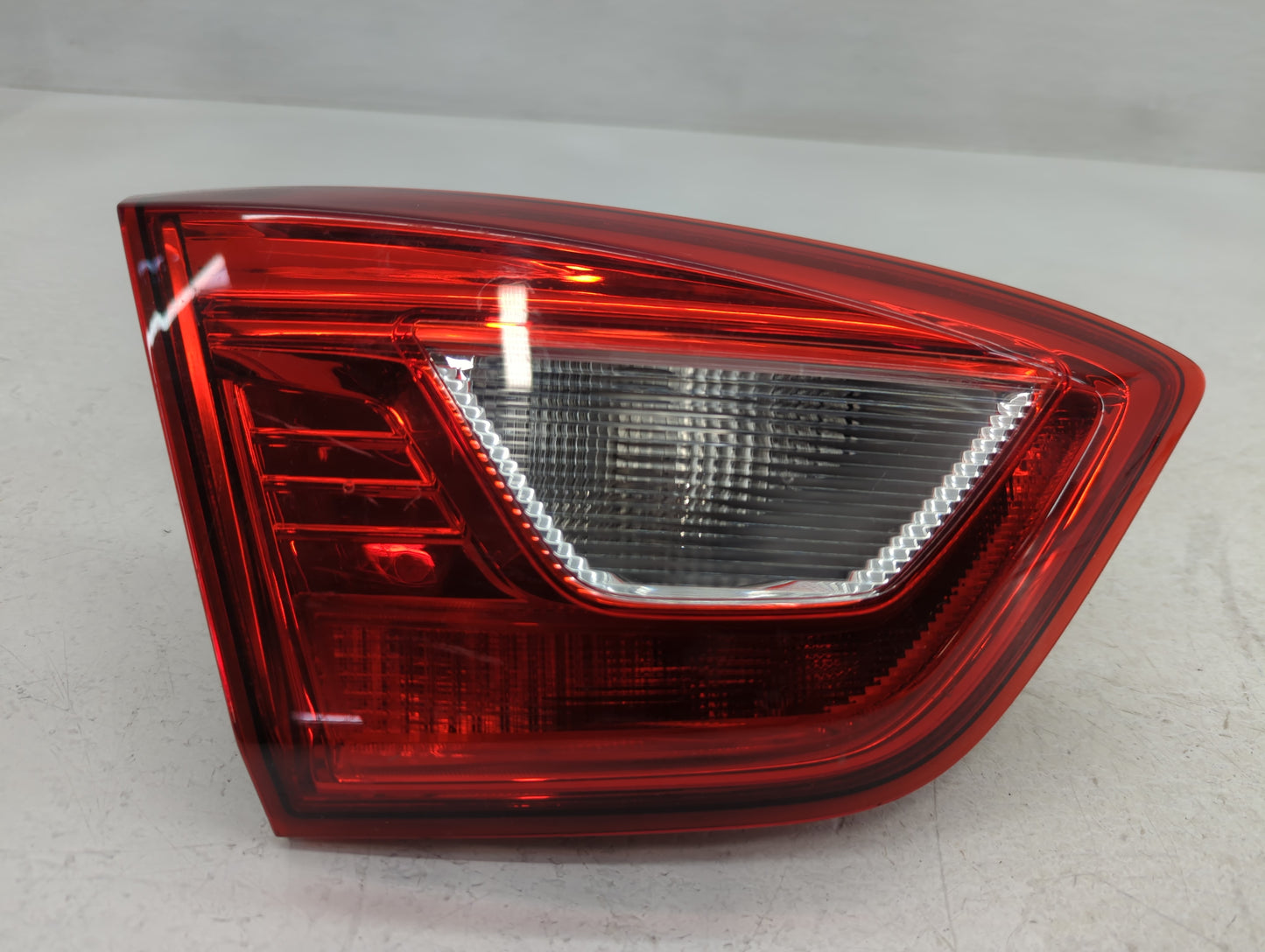 2017-2019 Chevrolet Cruze Tail Light Assembly Driver Left OEM P/N:8422622617286 Fits Fits 2017 2018 2019 OEM Used Auto Parts