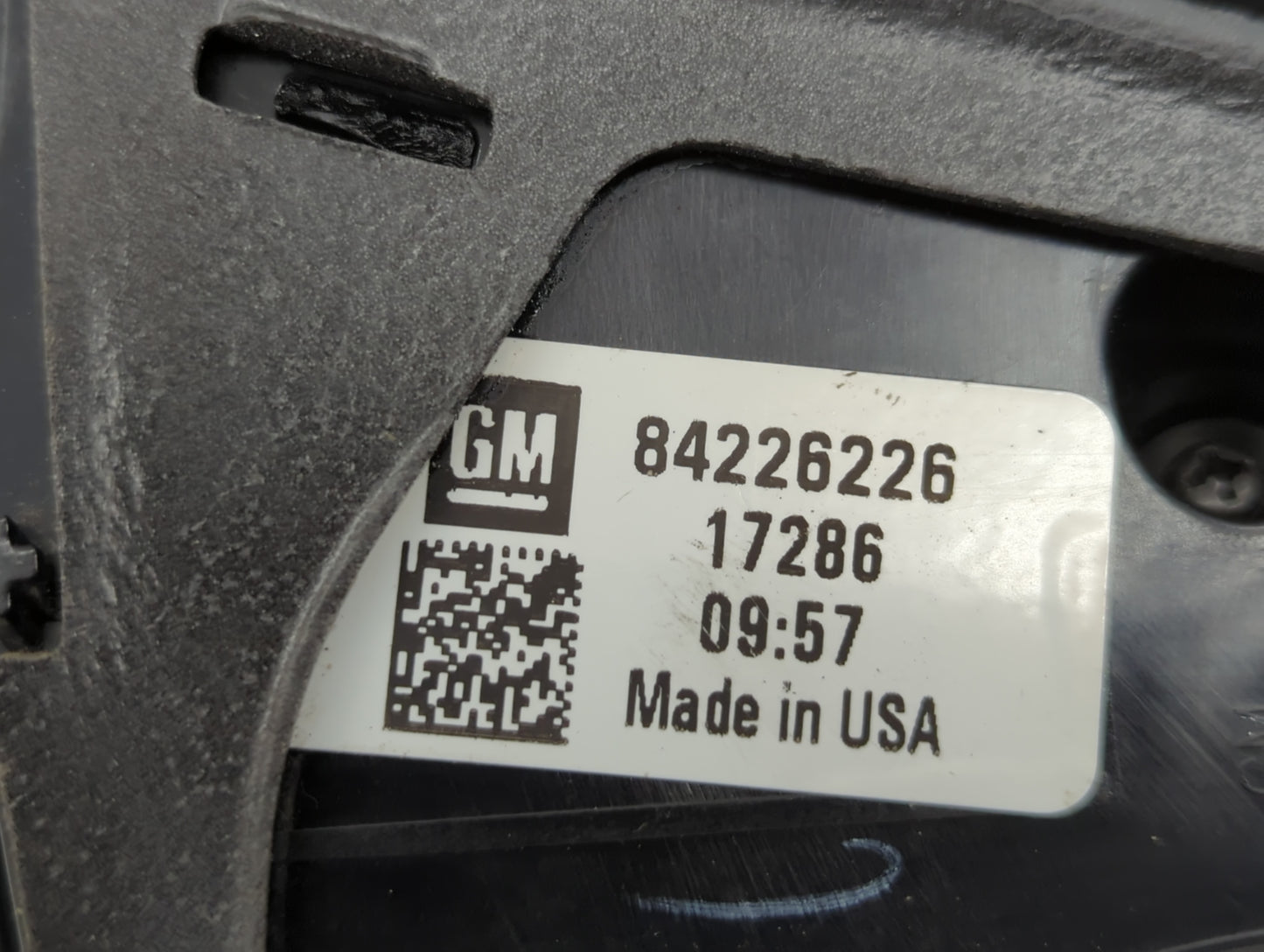 2017-2019 Chevrolet Cruze Tail Light Assembly Driver Left OEM P/N:8422622617286 Fits Fits 2017 2018 2019 OEM Used Auto Parts