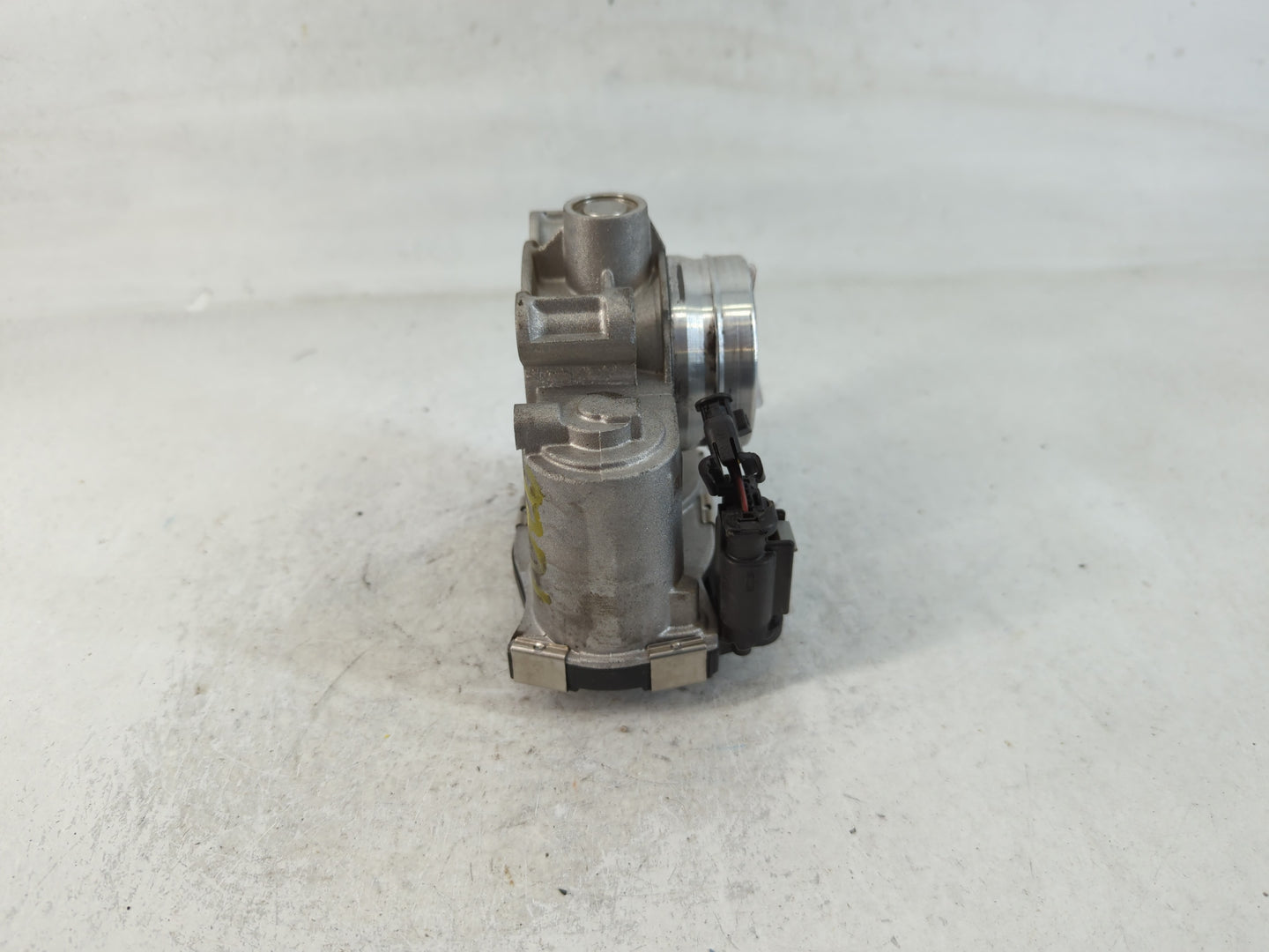 2017-2019 Chevrolet Cruze Throttle Body P/N:12671379AA Fits Fits 2016 2017 2018 2019 2020 2021 2022 OEM Used Auto Parts - Oe