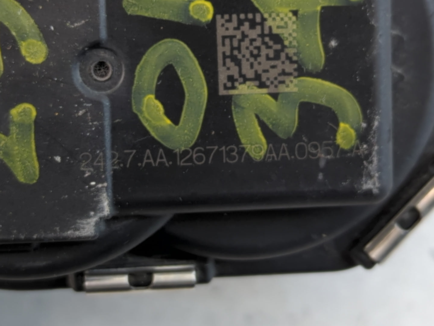 2017-2019 Chevrolet Cruze Throttle Body P/N:12671379AA Fits Fits 2016 2017 2018 2019 2020 2021 2022 OEM Used Auto Parts - Oe