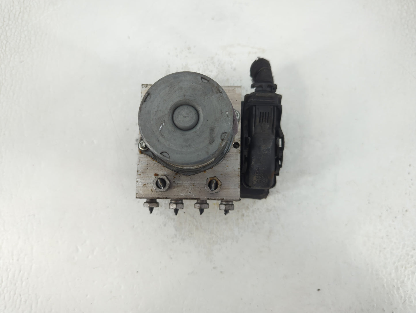 2018 Chevrolet Cruze ABS Pump Control Module Replacement P/N:39120572 Fits OEM Used Auto Parts - Oemusedautoparts1.com