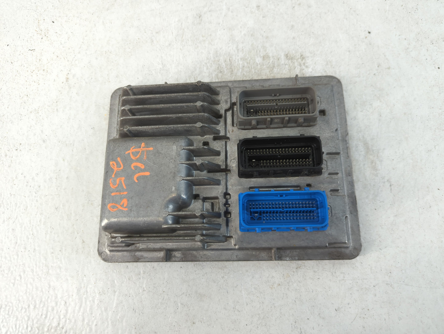 2017-2019 Chevrolet Cruze PCM Engine Control Computer ECU ECM PCU OEM P/N:12692812 Fits Fits 2017 2018 2019 2020 2021 2022 O