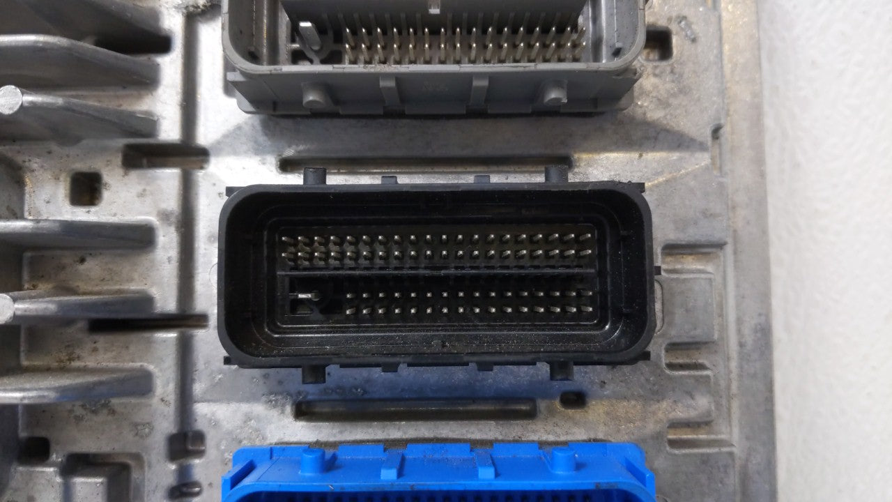 2017-2018 Chevrolet Cruze PCM Engine Control Computer ECU ECM PCU OEM P/N:12680876 12677677, 12692812 Fits Fits 2017 2018 20