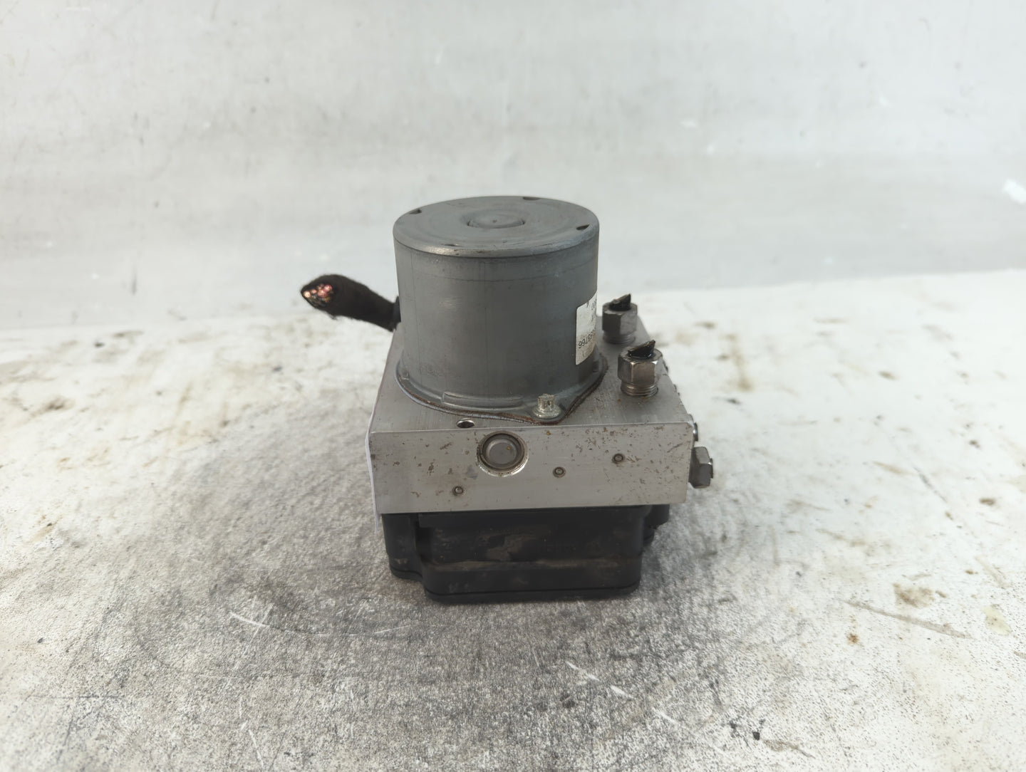 2018 Chevrolet Cruze ABS Pump Control Module Replacement P/N:39120571 39120572 Fits OEM Used Auto Parts - Oemusedautoparts1.