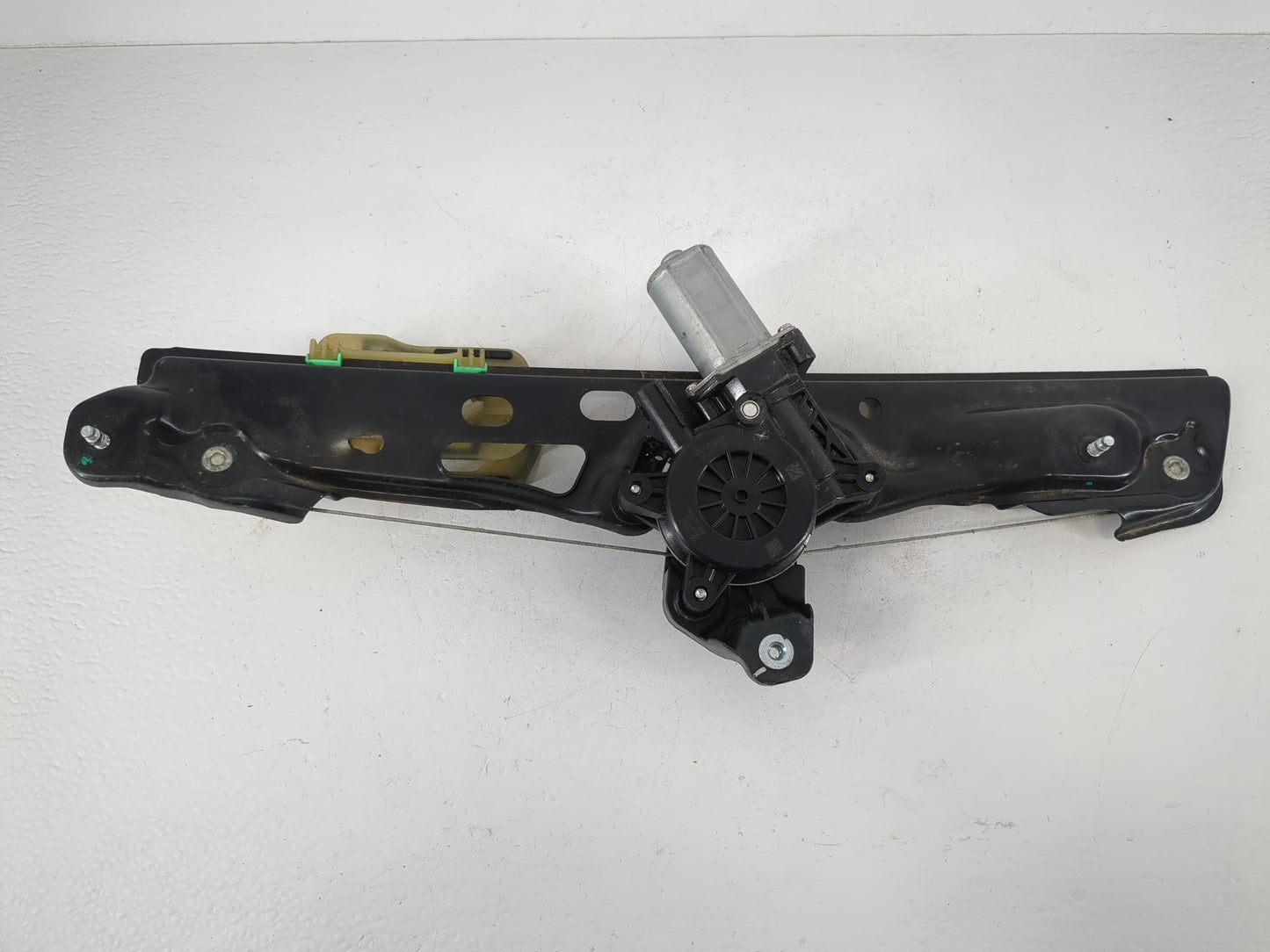 2016-2019 Chevrolet Cruze Window Regulator Right Passenger Rear 943597 - Oemusedautoparts1.com