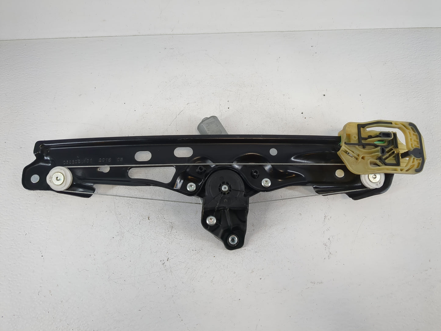 2016-2019 Chevrolet Cruze Used Window Regulator Right Passenger Rear 943601 - Oemusedautoparts1.com